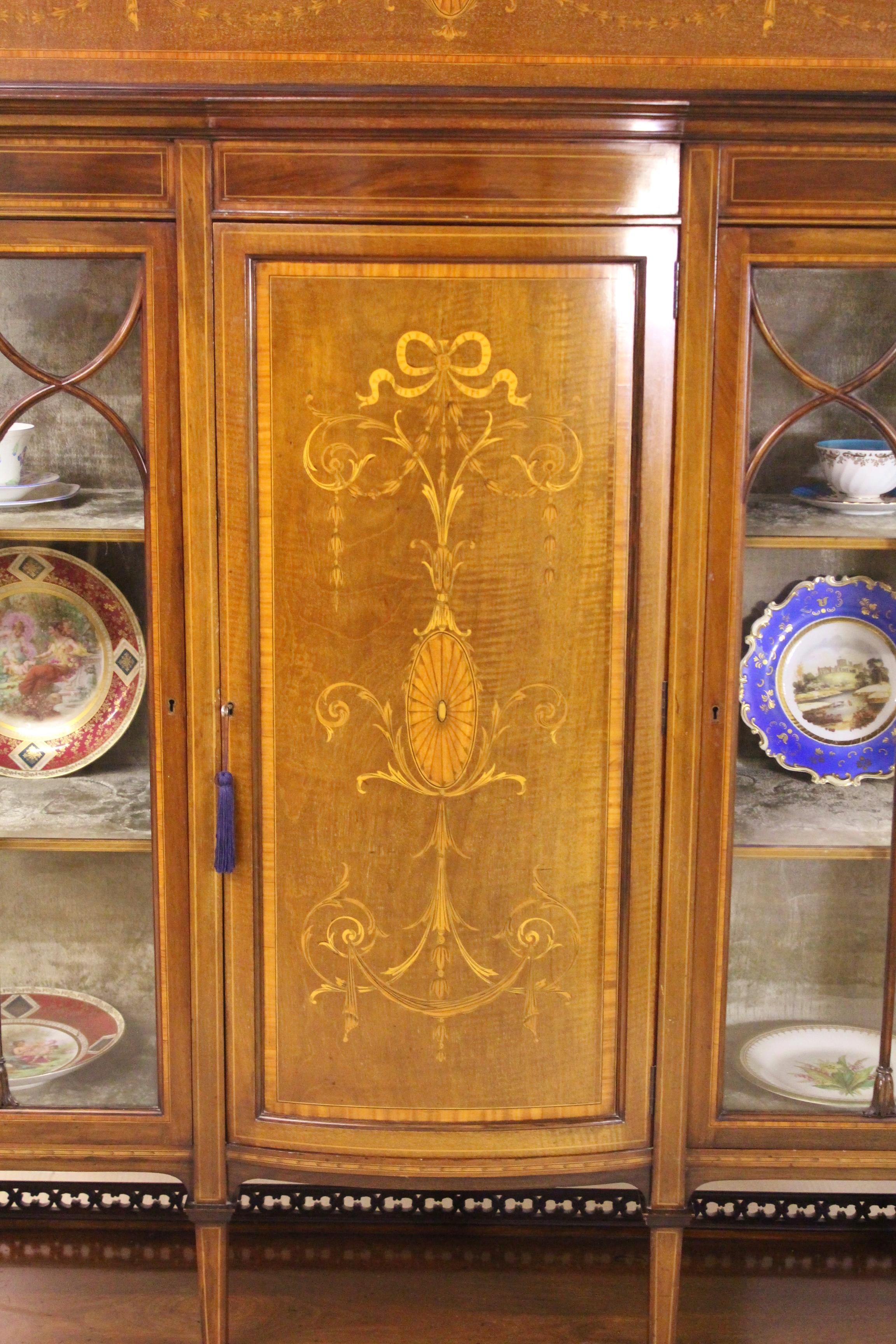 Edwardian Inlaid Mahogany Display Cabinet For Sale 4