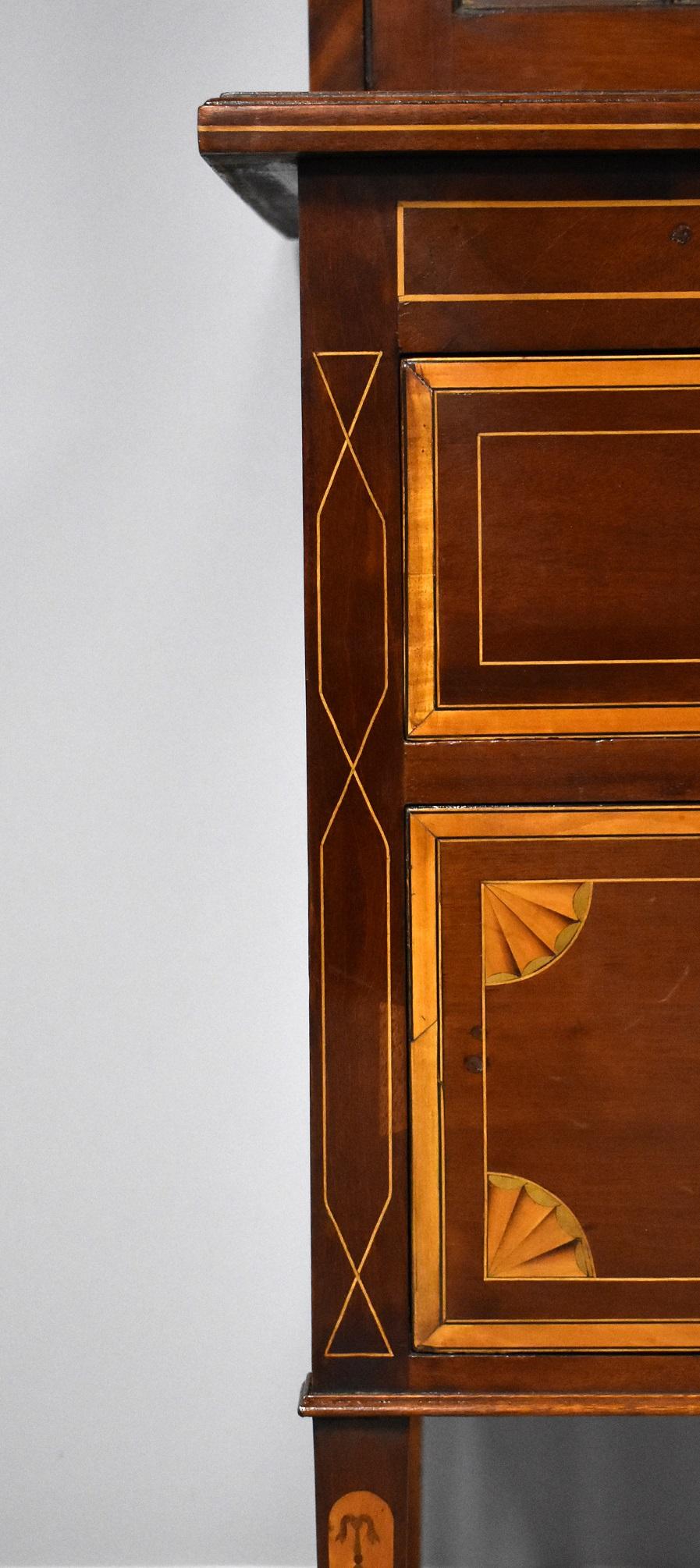 Early 20th Century Edwardian Inlaid Mahogany Display Cabinet For Sale