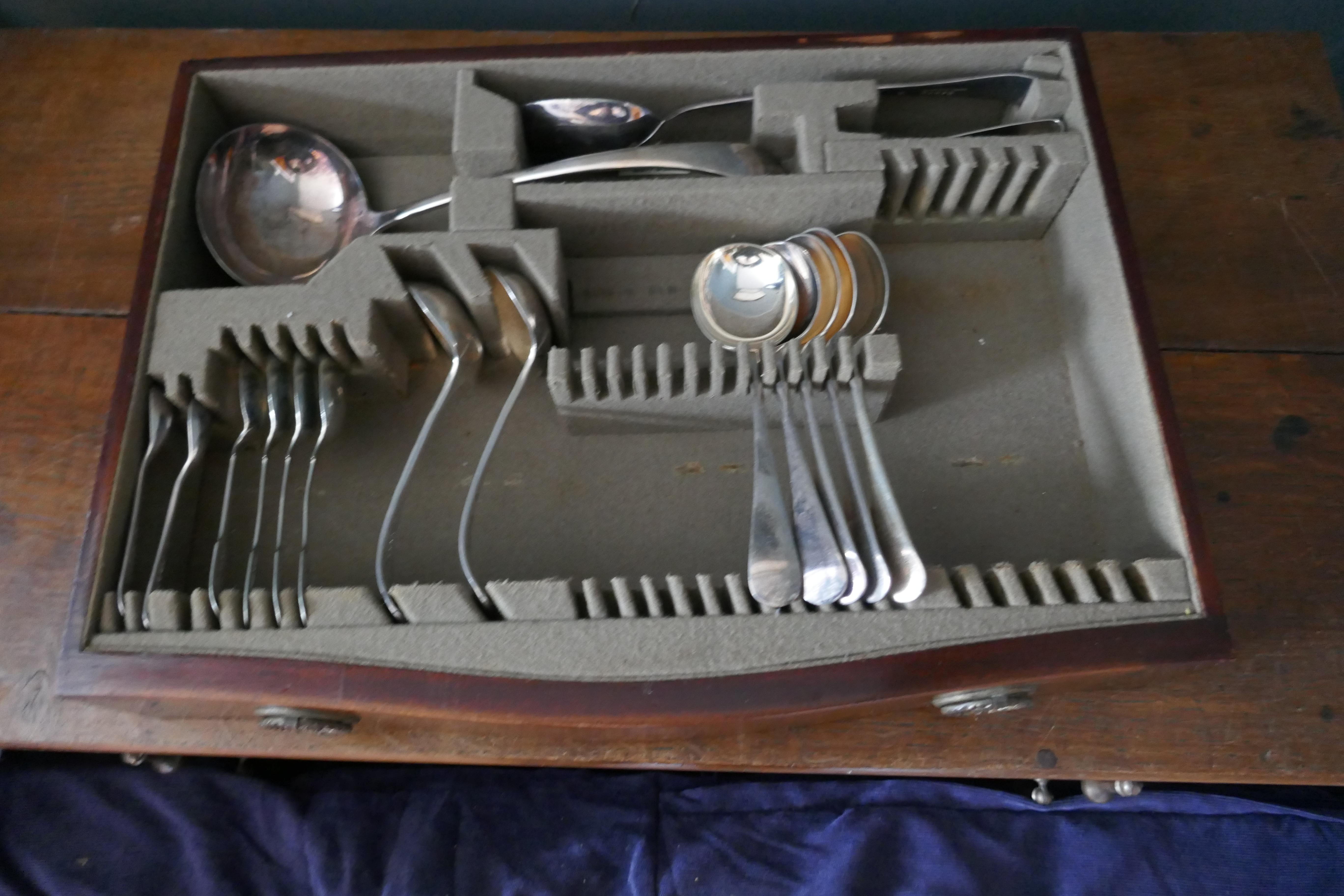 Early 20th Century Edwardian Inlaid Mahogany Serpentine Wellington Cutlery Canteen, Francis Newton For Sale