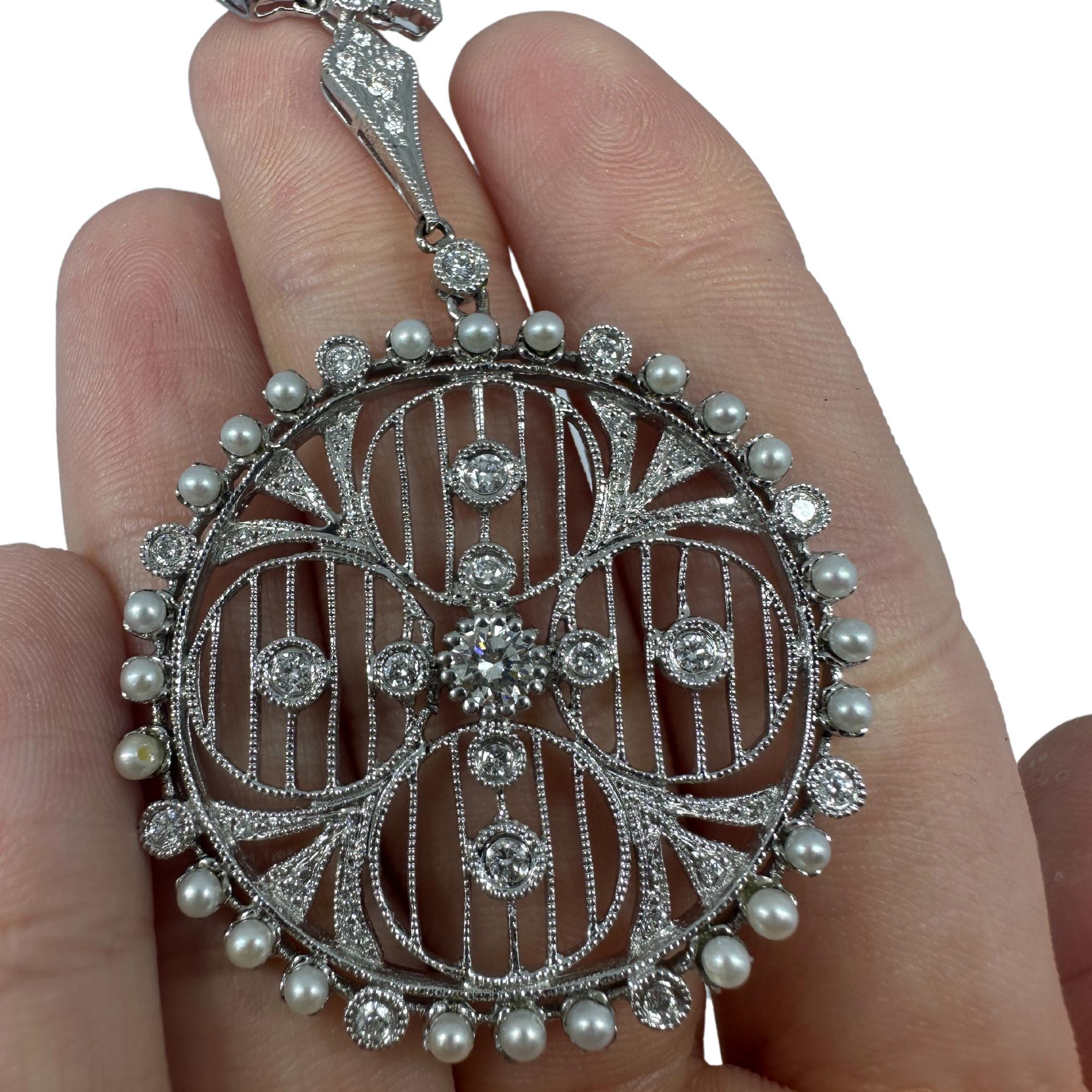 Collana con ciondolo in filigrana di diamanti e perle in oro bianco 18k di ispirazione edoardiana in vendita 5
