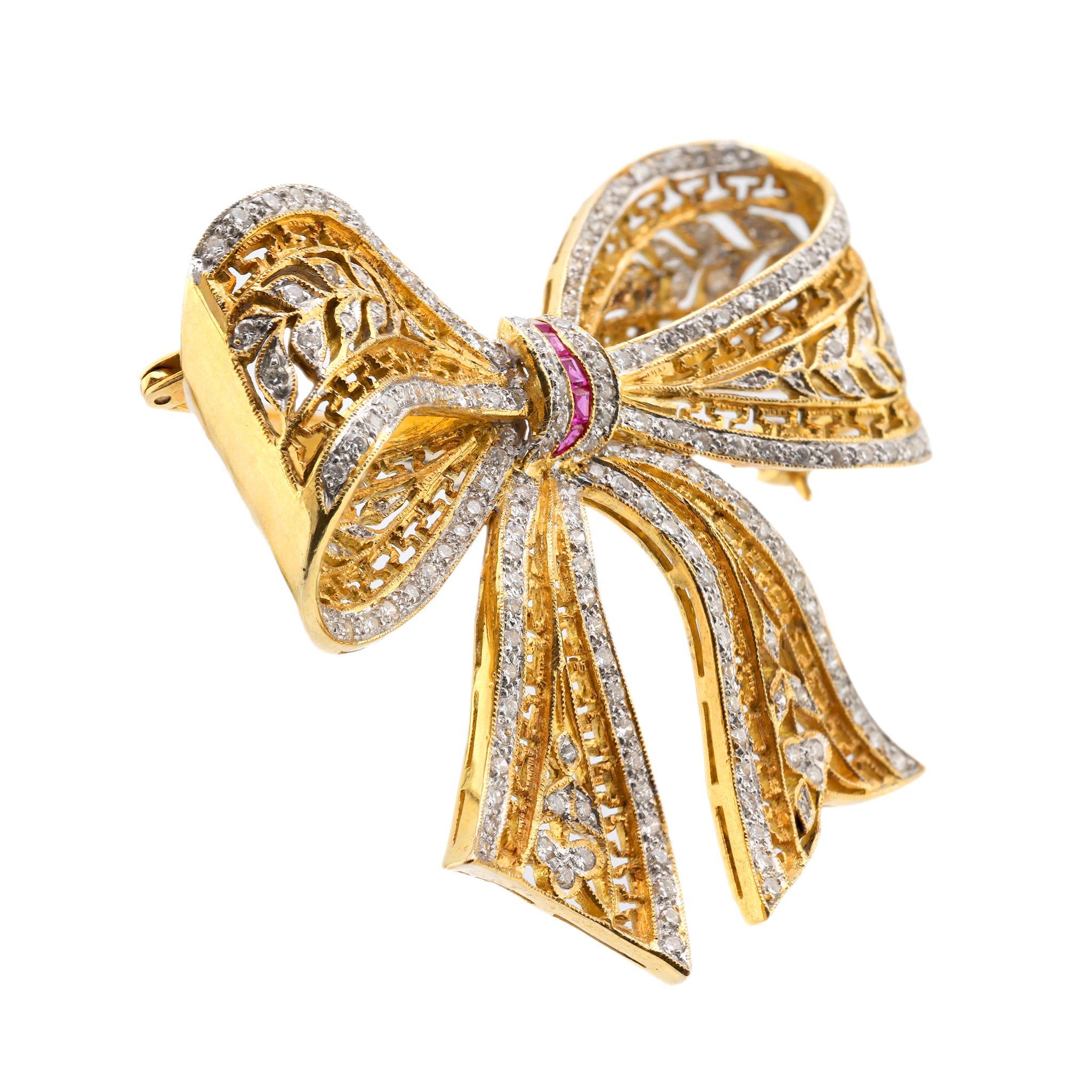 Broche de cinta de oro de 18k con diamantes y rubíes de inspiración eduardiana Eduardiano en venta