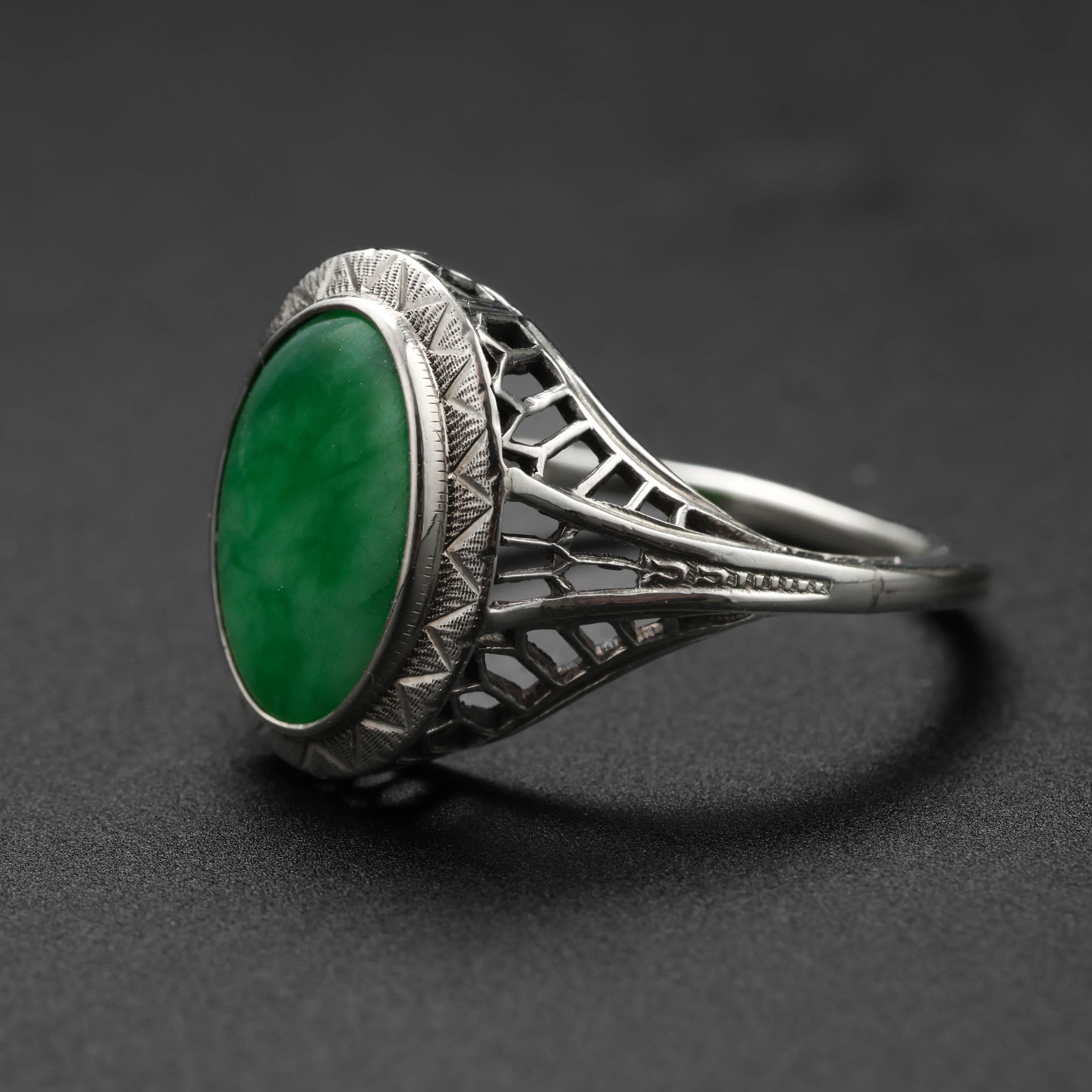 Edwardian Jade Ring 18 Karat Certified Untreated In Excellent Condition For Sale In Southbury, CT