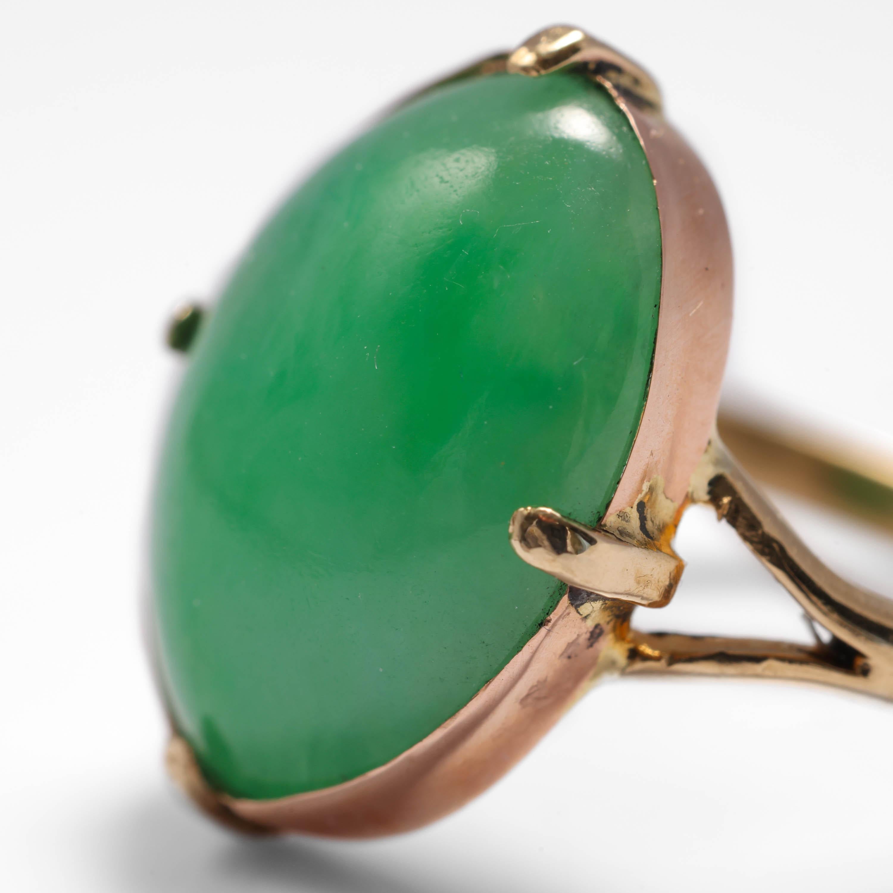 Edwardian Jade Ring Bright Apple Green Certified Untreated In Good Condition For Sale In Southbury, CT