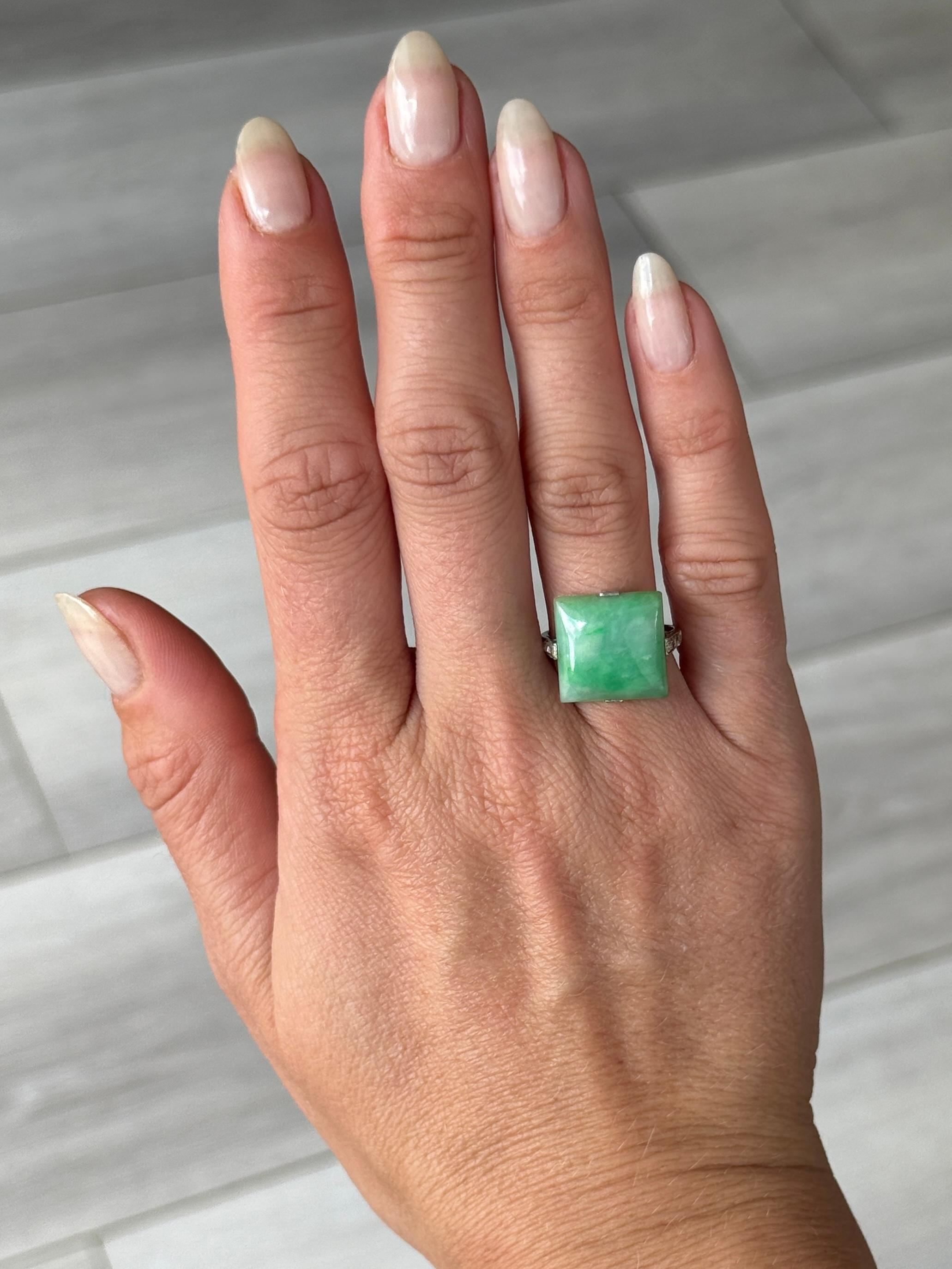 Édouardien Bague édouardienne en jade, diamant taille rose et or blanc 18 carats en vente