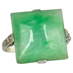 Edwardianischer Ring aus Jade, Diamant im Rosenschliff und 18 Karat Weißgold