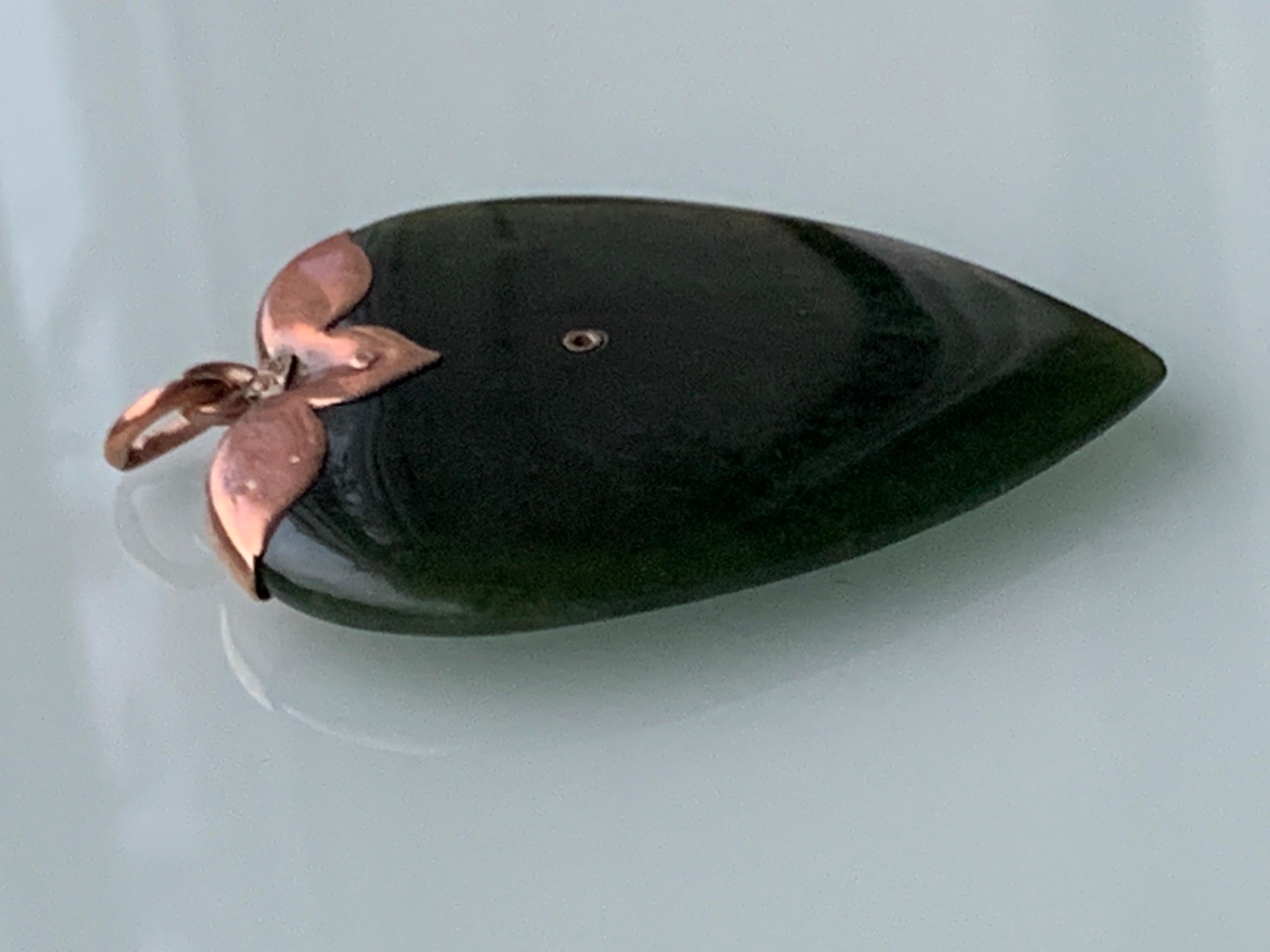 Cuore edoardiano in pietra di giada con oro rosa 9ct in vendita 1