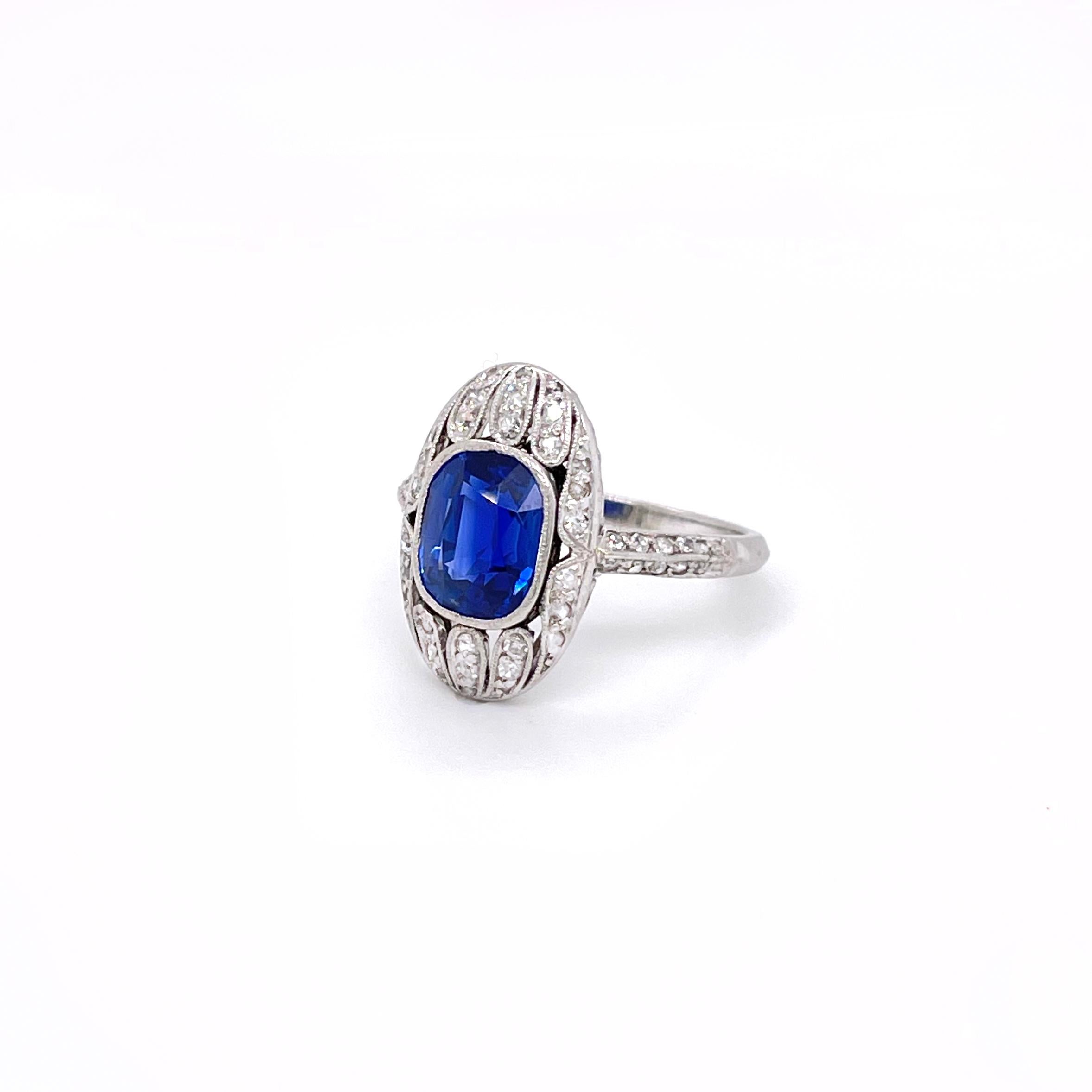 Edwardian Kashmir Sapphire 2.56ct 'SSEF Certified' and Diamond Ring, ca. 1910s In Good Condition In Idar-Oberstein, DE