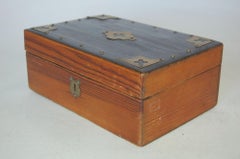 Edwardian Keepsake Box mit Messing Ecke Ausschnitte Detail Trim Akzente