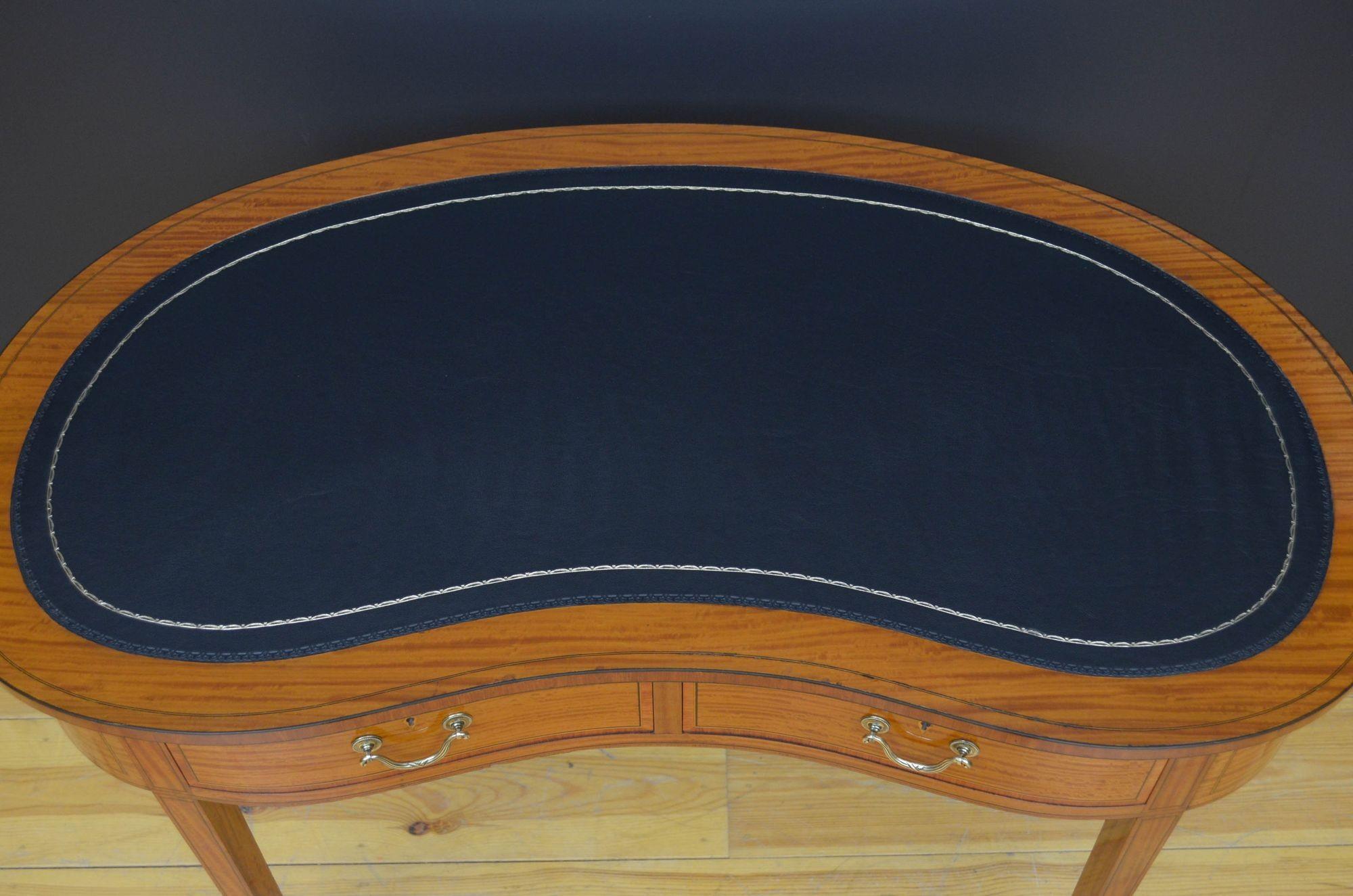 Edwardian Kidney Shaped Satinwood Writing Table In Good Condition For Sale In Whaley Bridge, GB