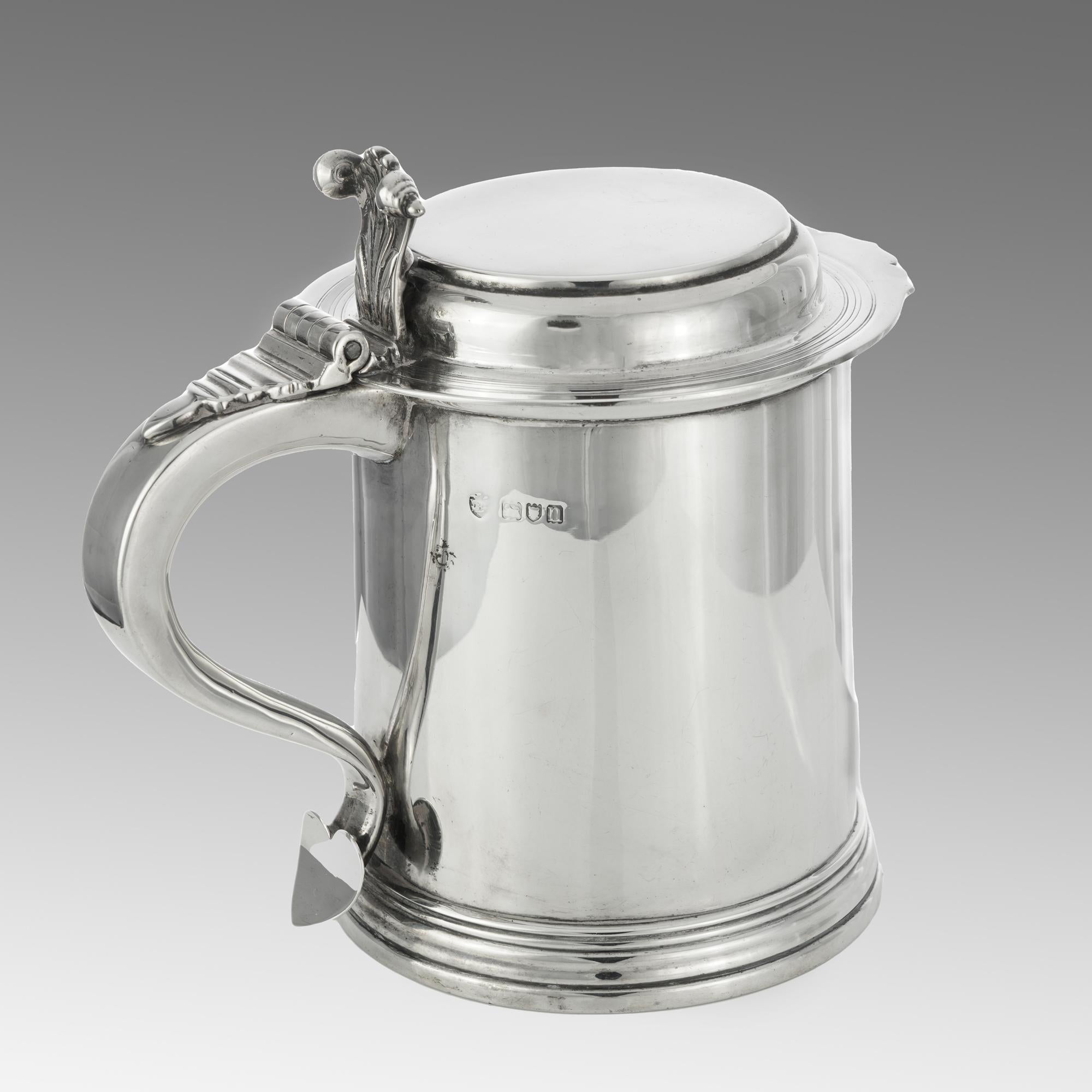 British Edwardian Large and Heavy Sterling Silver Tankard For Sale