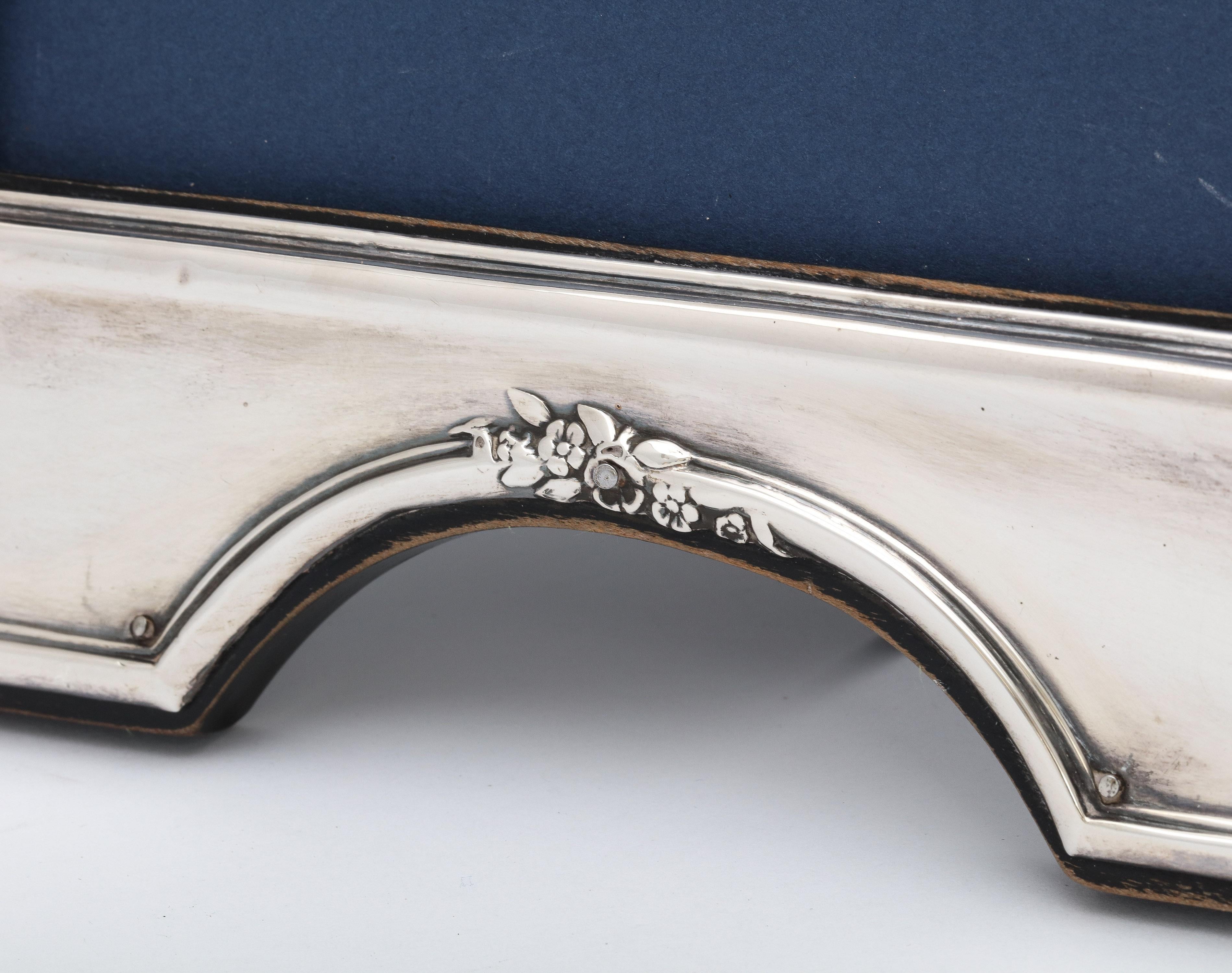 Edwardian Large Sterling Silver Wood-Backed Picture Frame In Good Condition For Sale In New York, NY