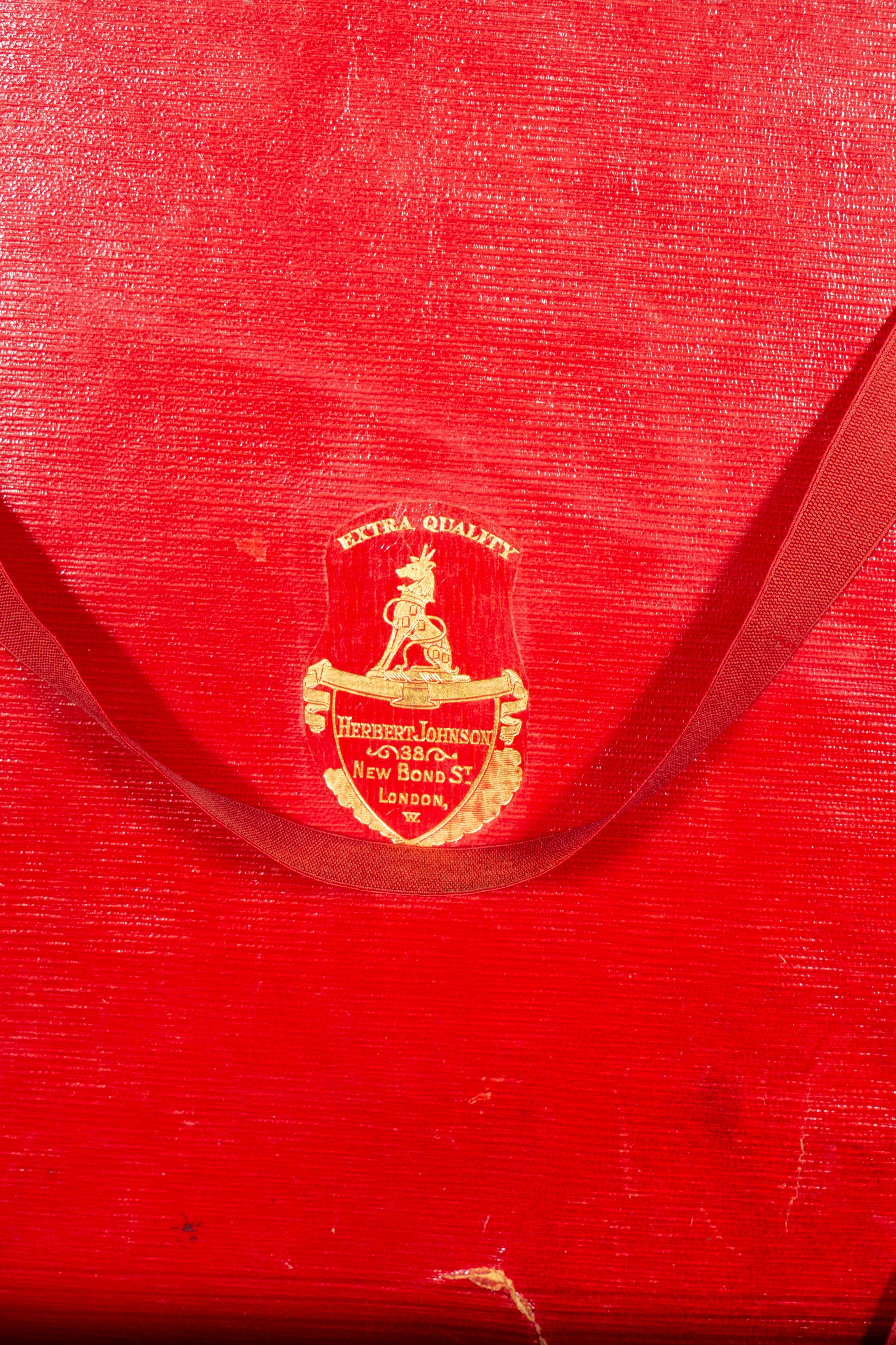 Boîte à chapeaux édouardienne en cuir par Herbert Johnson de Londres en vente 6