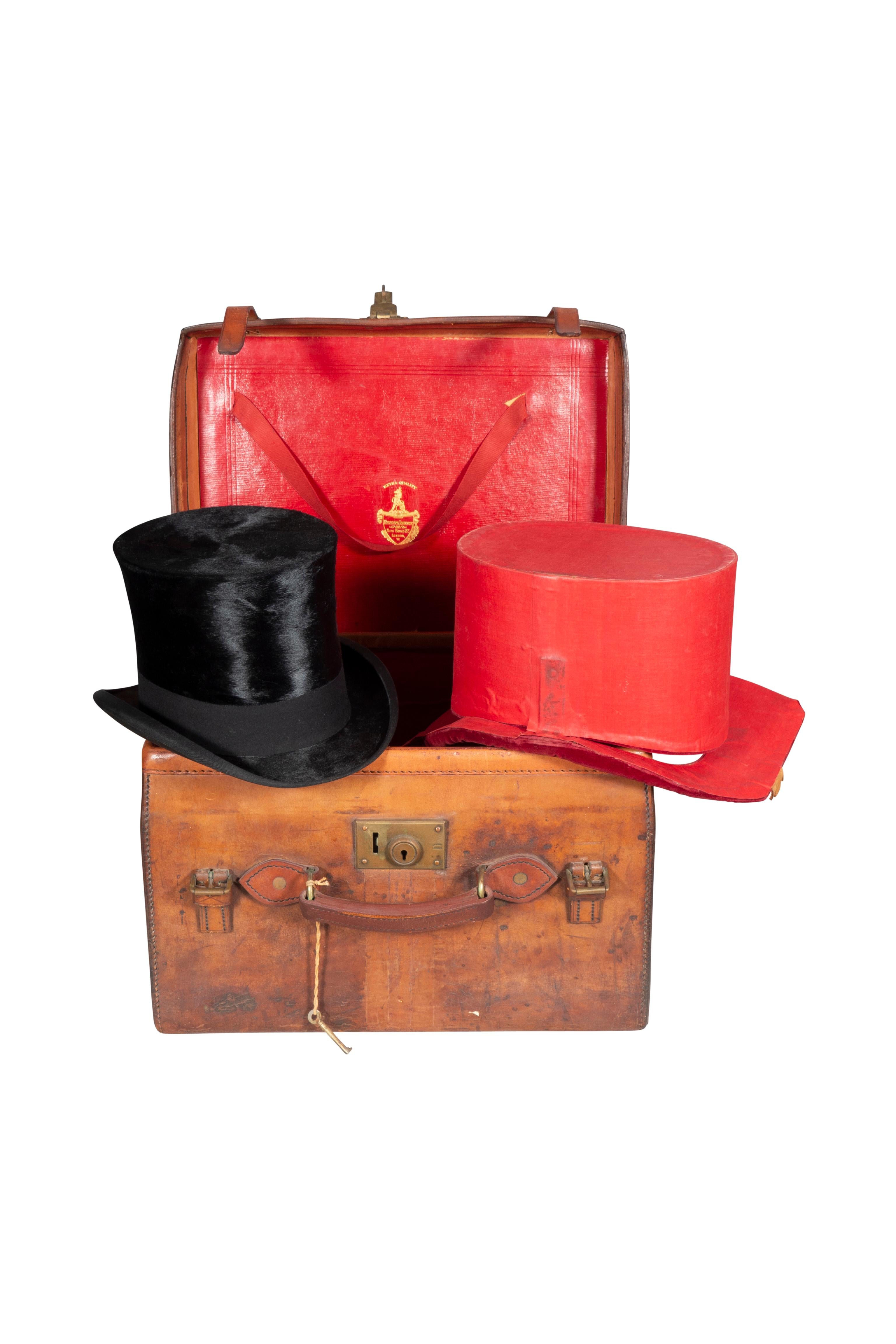Boîte à chapeaux édouardienne en cuir par Herbert Johnson de Londres en vente 9