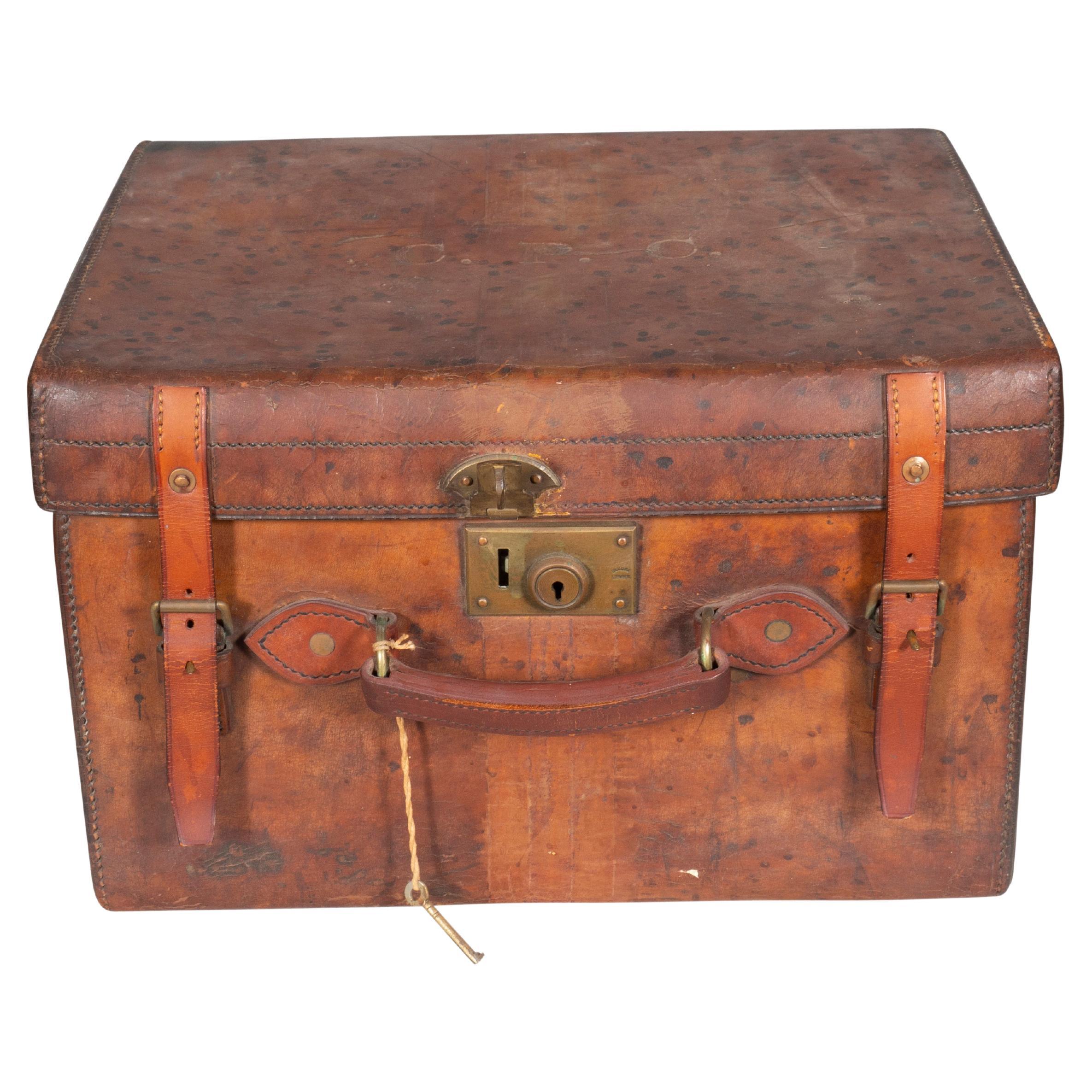 Caja de cuero eduardiana para sombreros de Herbert Johnson Of London