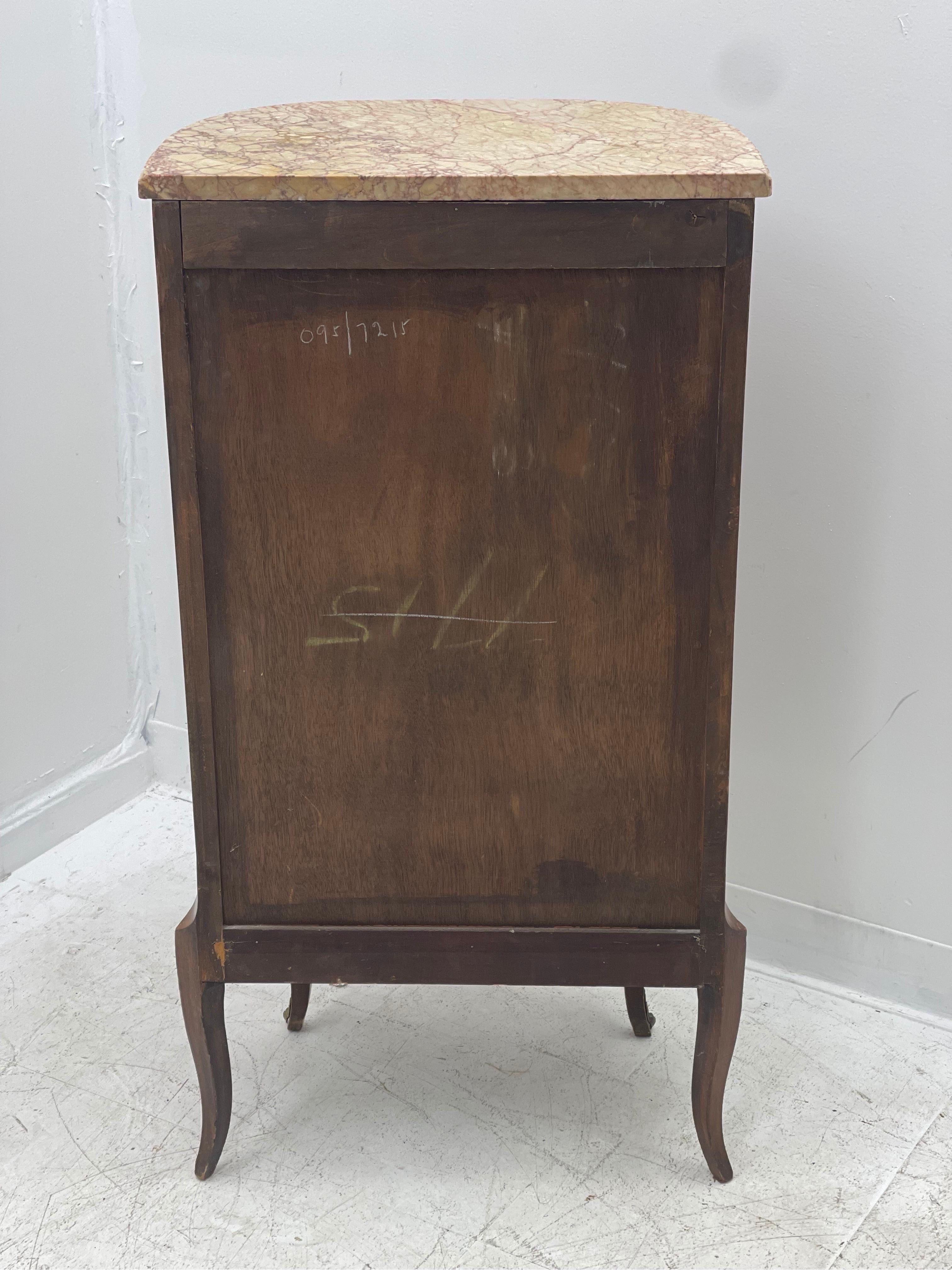 Edwardian Lingerie Chest Circa, 1900s Marble Top Dovetail Drawers Cabinet In Good Condition For Sale In Seattle, WA