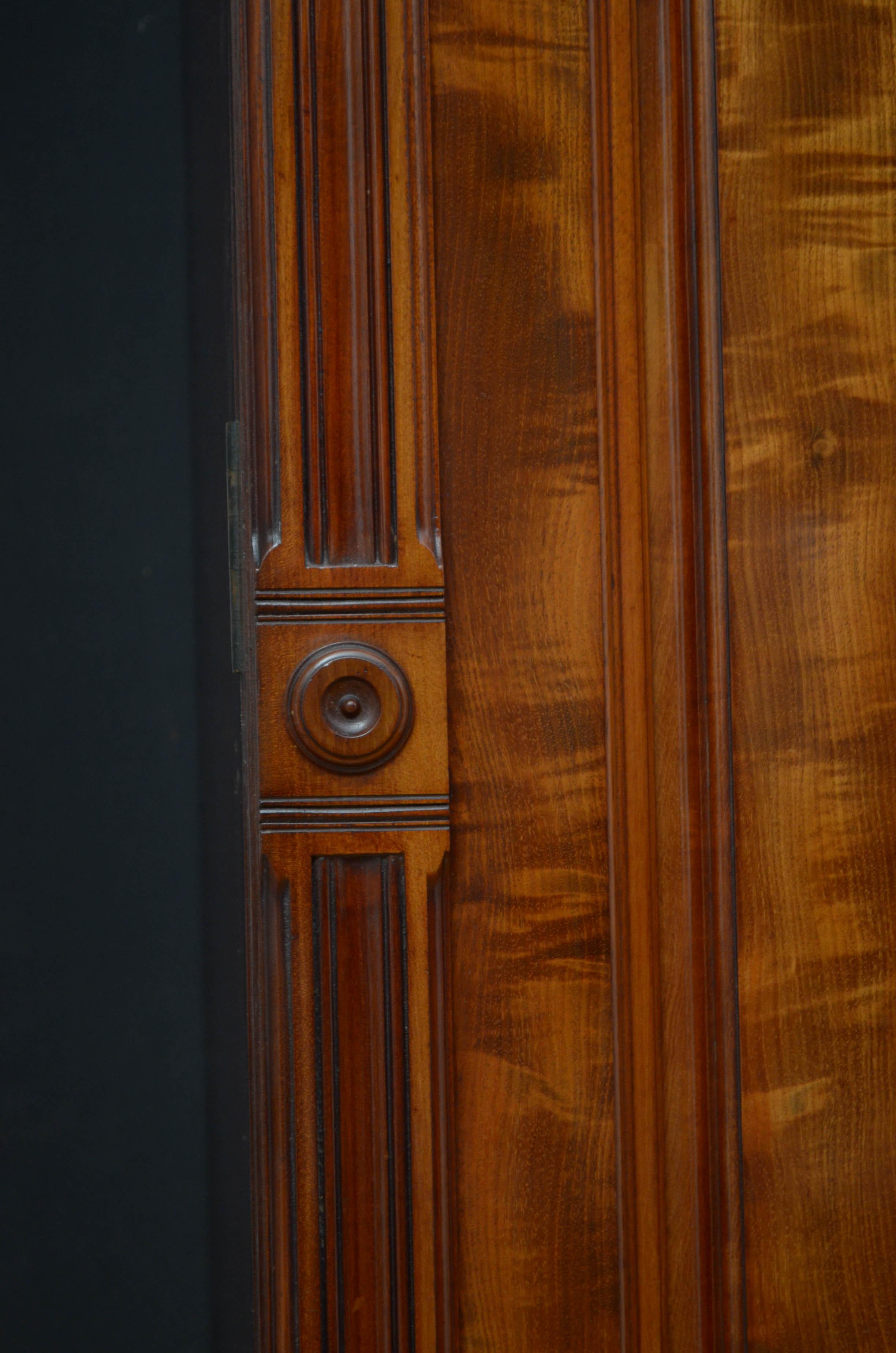 Edwardian Mahogany 3-Door Wardrobe 3