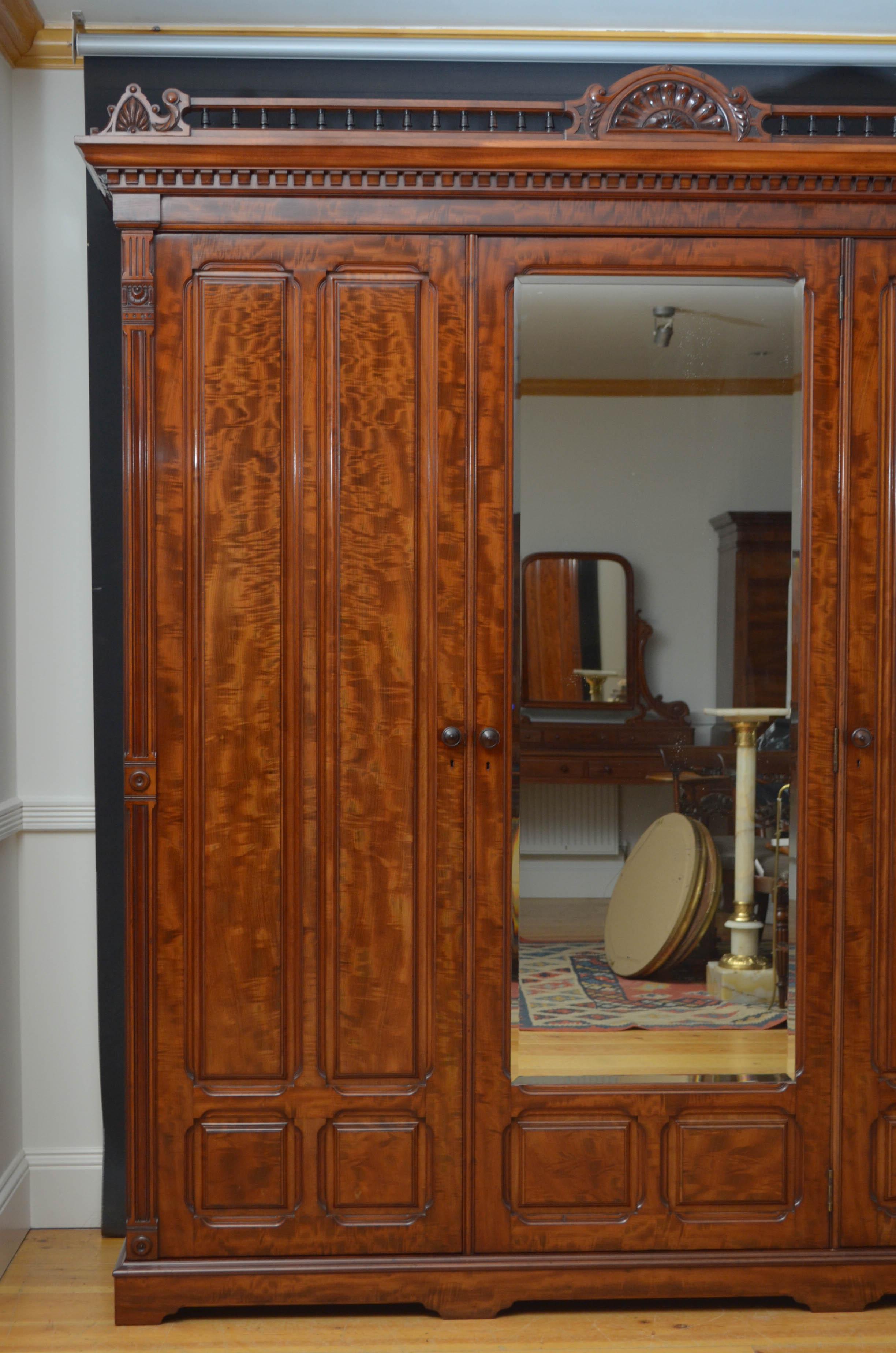 Edwardian Mahogany 3-Door Wardrobe 6