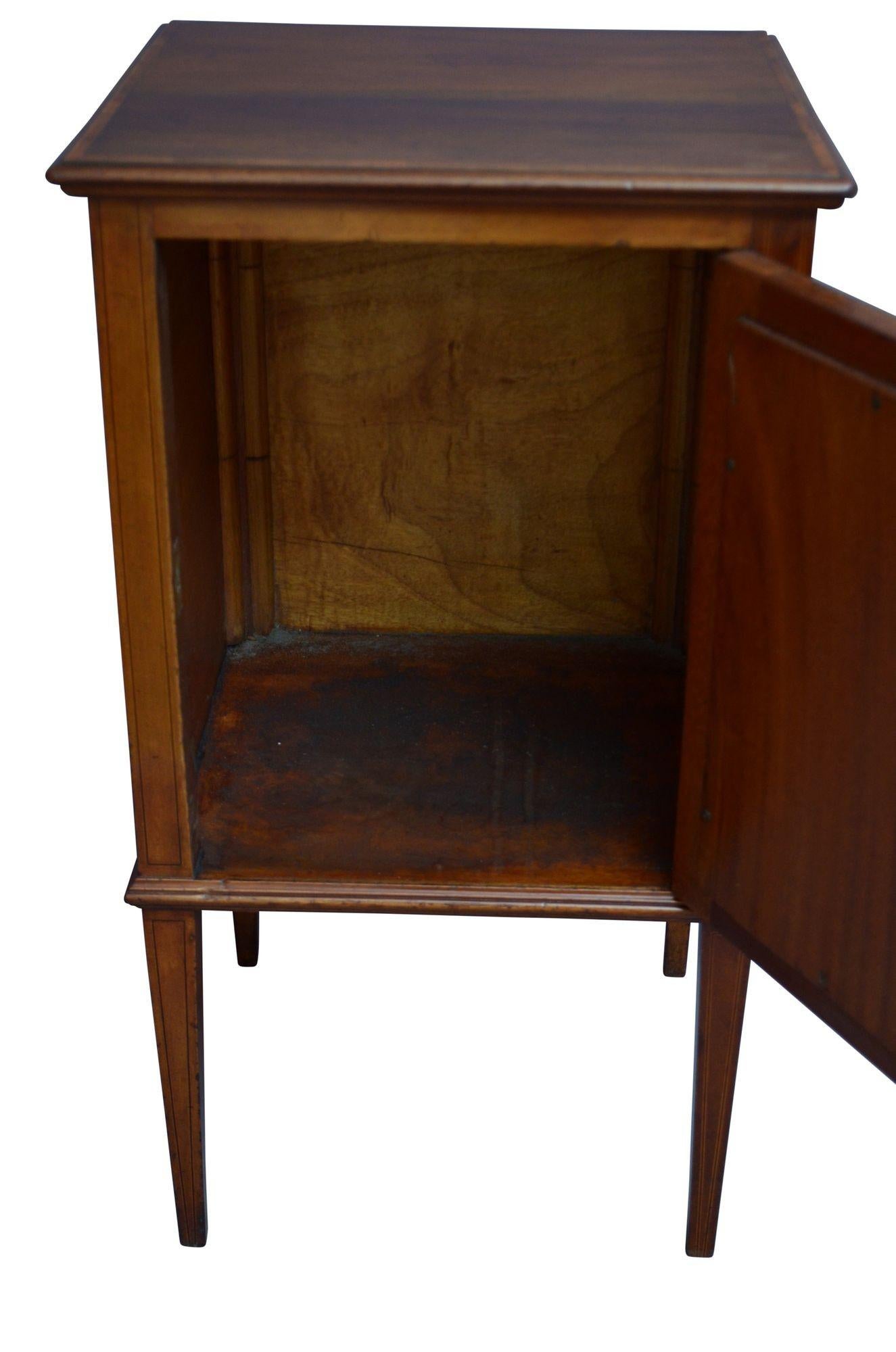 Edwardian Mahogany and Inlaid Bedside Cabinet For Sale 2