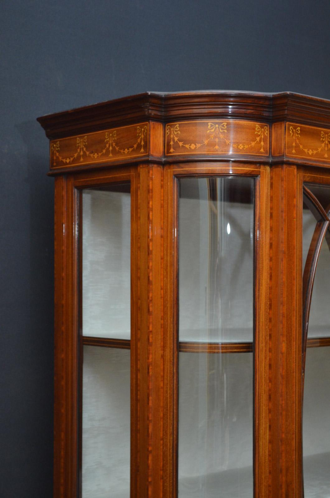 Edwardian Mahogany and Inlaid Display Cabinet In Good Condition In Whaley Bridge, GB