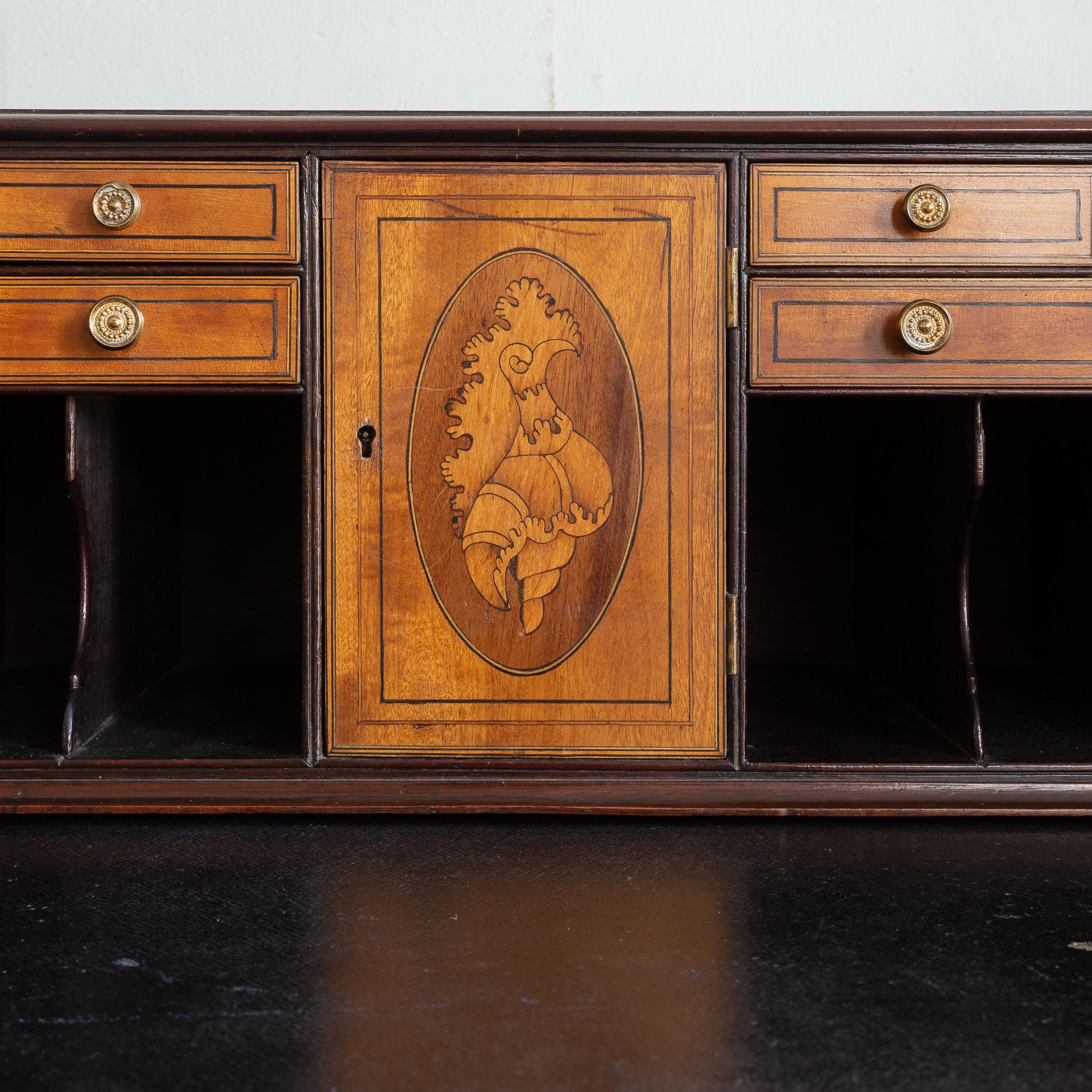 Carlton House-Schreibtisch aus edwardianischem Mahagoni und Seidenholz im Angebot 5