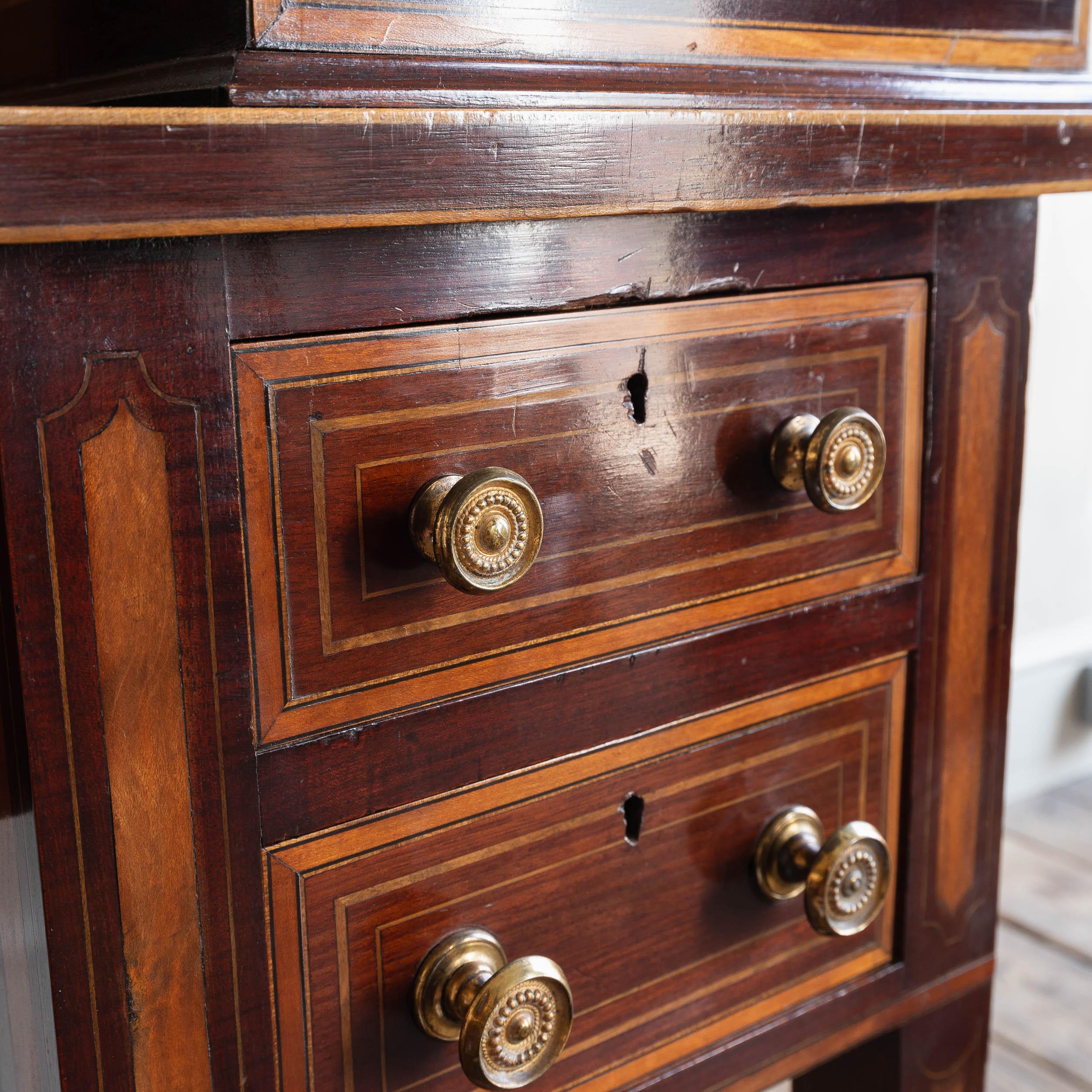 Carlton House-Schreibtisch aus edwardianischem Mahagoni und Seidenholz im Angebot 10