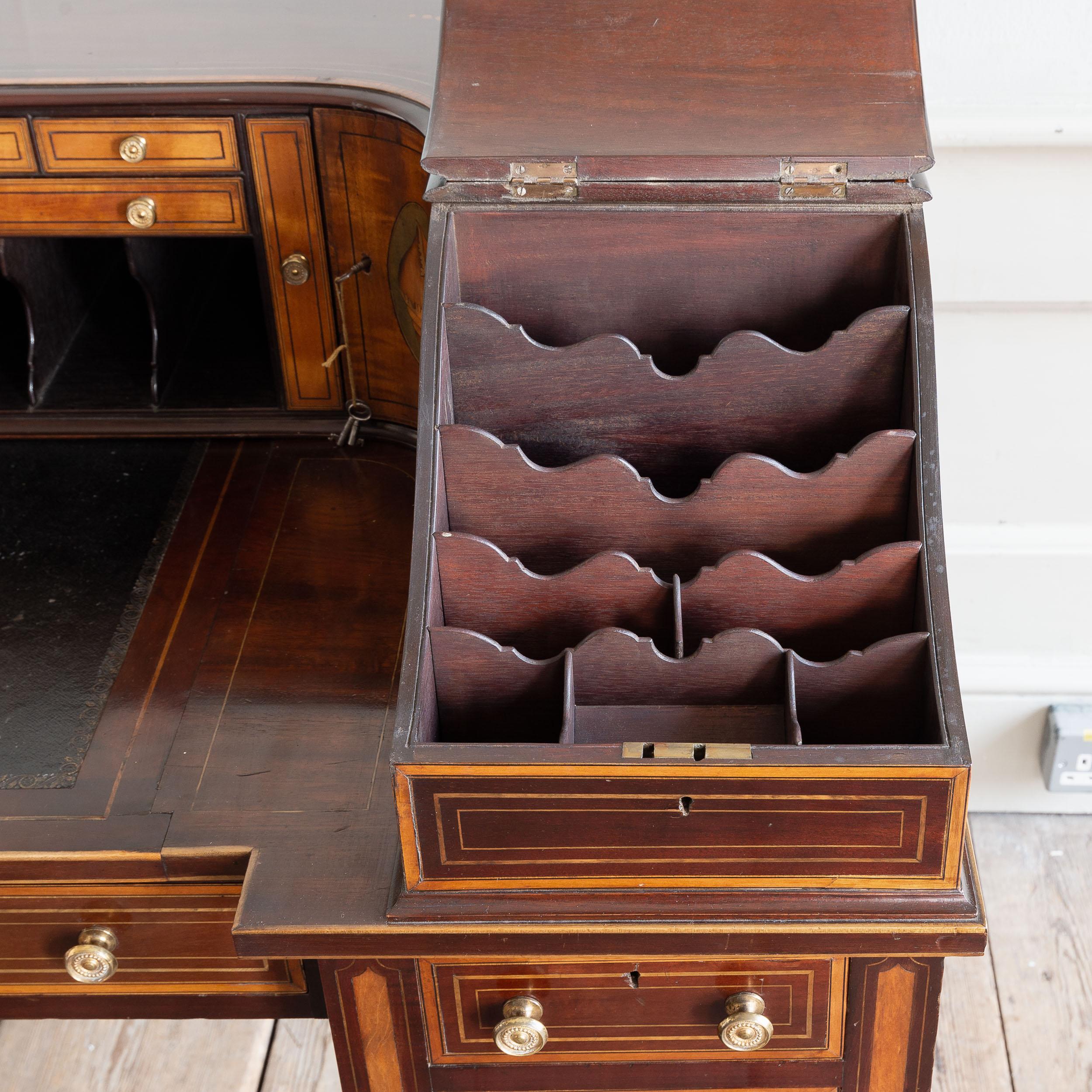 Carlton House-Schreibtisch aus edwardianischem Mahagoni und Seidenholz im Angebot 13