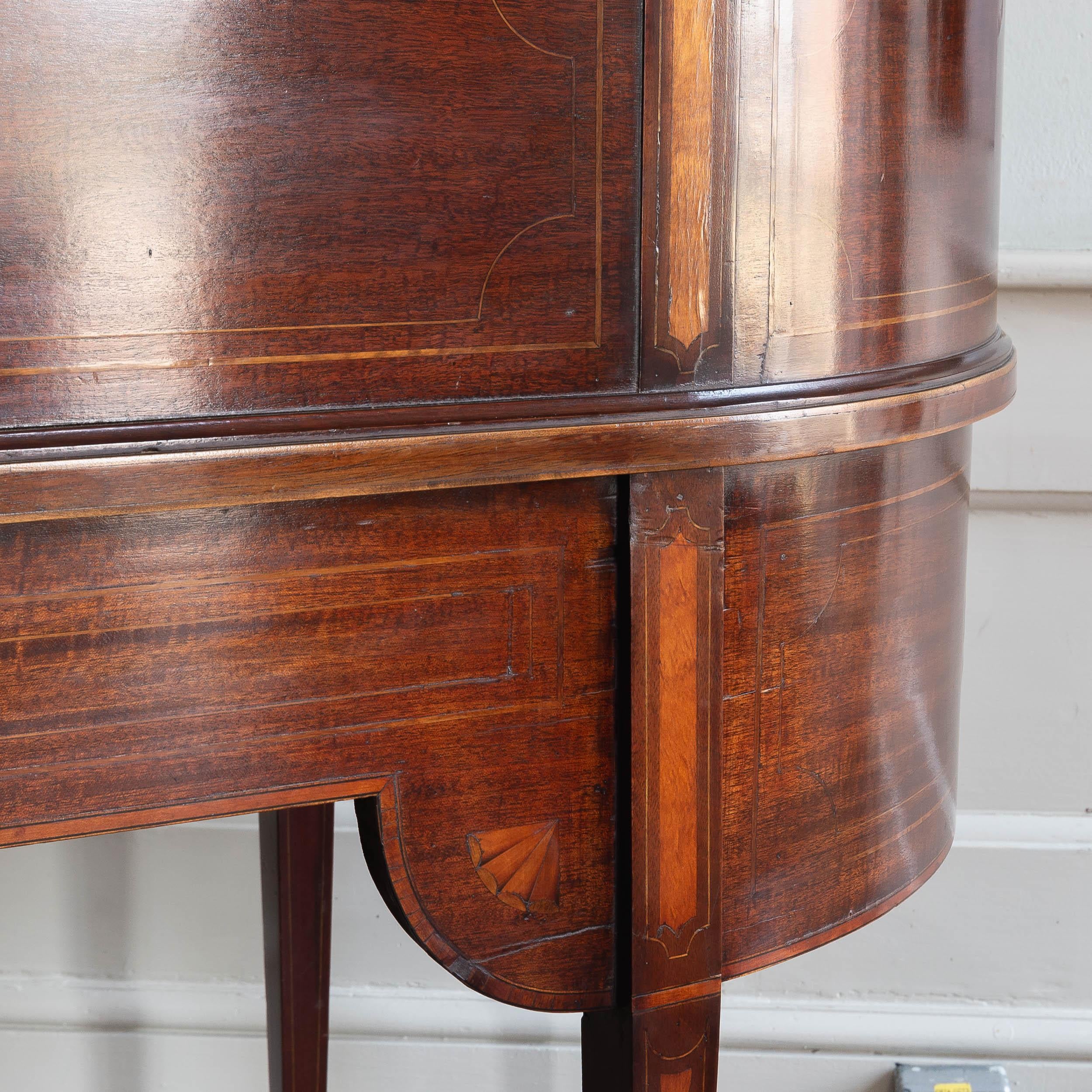 Carlton House-Schreibtisch aus edwardianischem Mahagoni und Seidenholz im Angebot 1