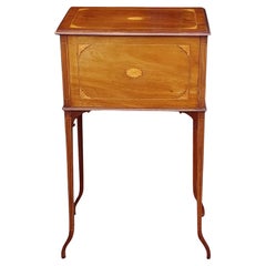 Mesa de trabajo eduardiana de caoba e incrustaciones de concha