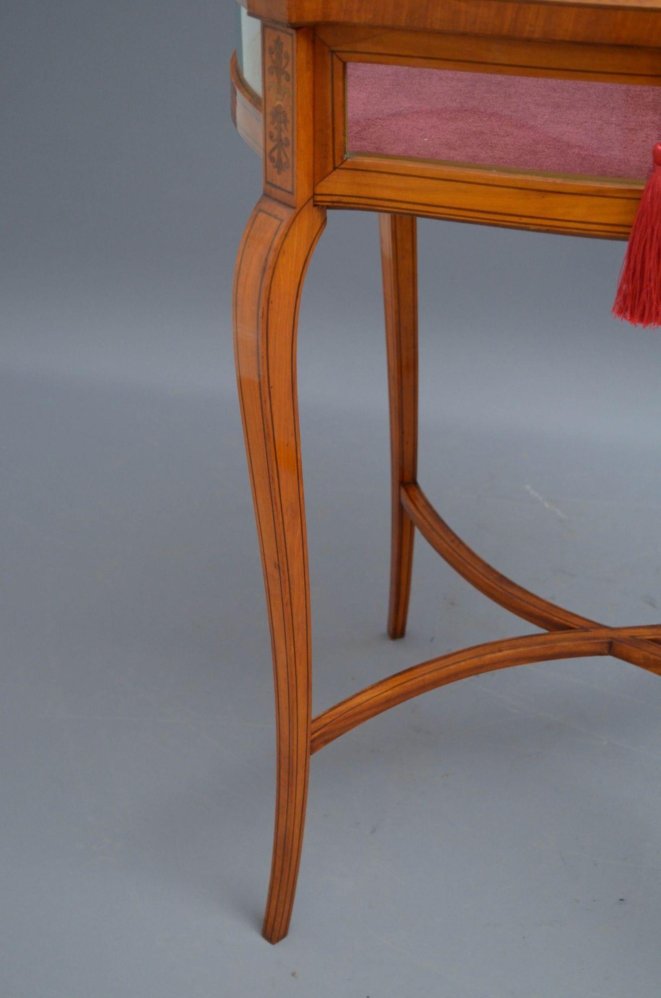 Edwardian Mahogany Bijouterie Table Display Table For Sale 3