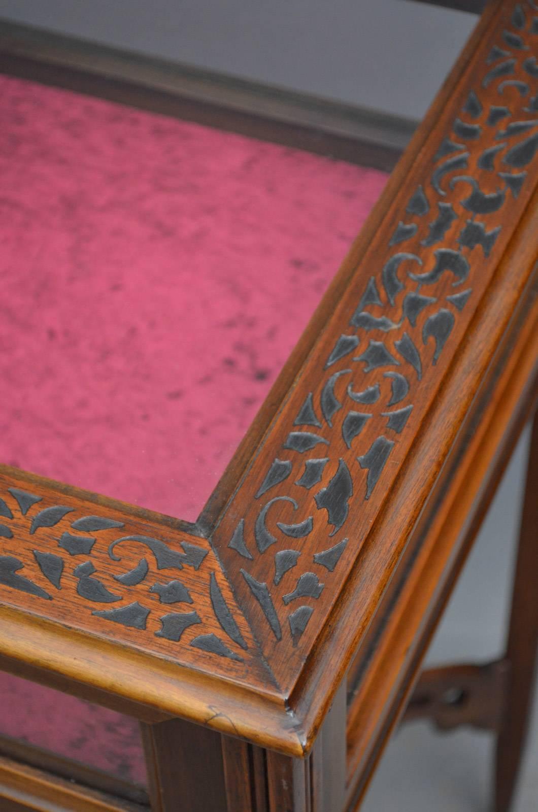 Edwardian Mahogany Bijouterie Table In Excellent Condition In Whaley Bridge, GB