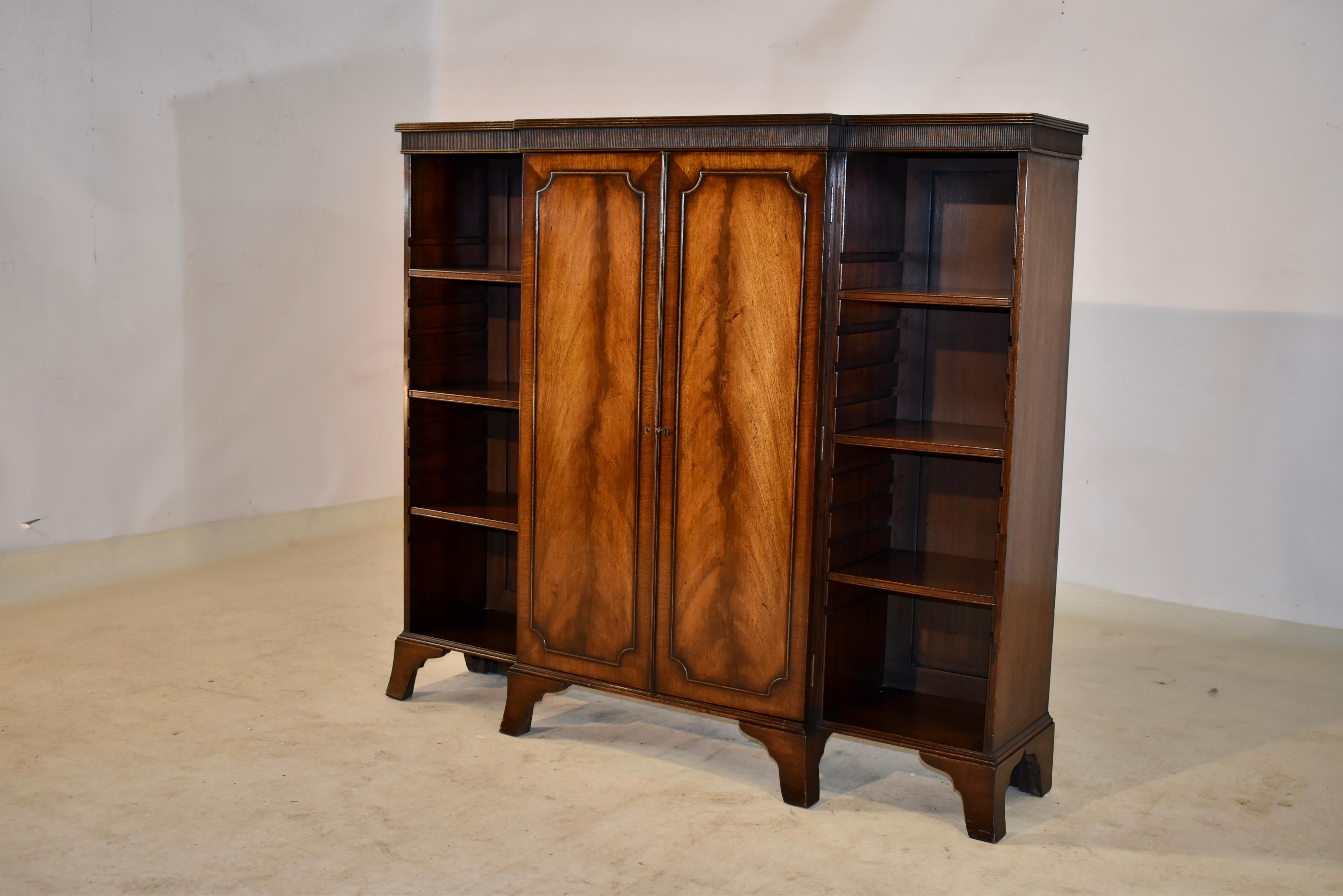 Edwardian Mahogany Bookcase, c.1910 In Good Condition For Sale In High Point, NC