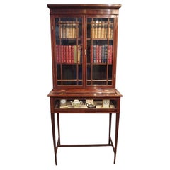 Mueble curio de caoba eduardiano