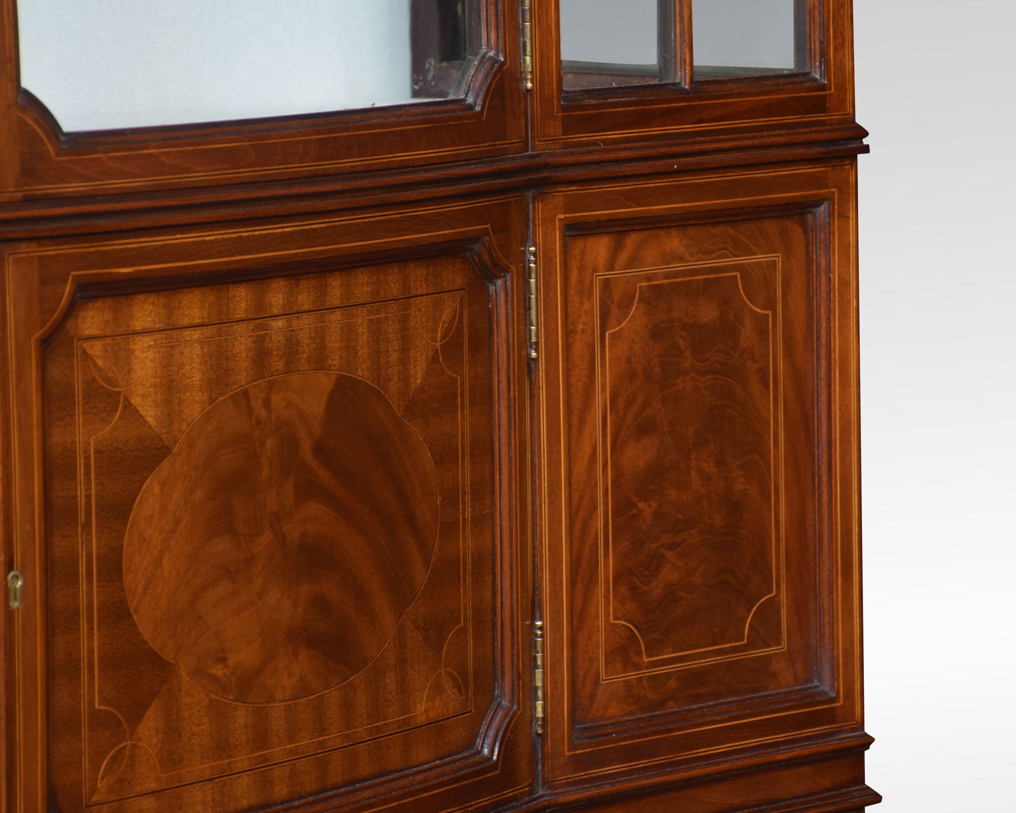 Edwardian Mahogany Bow Front Display Cabinet 2