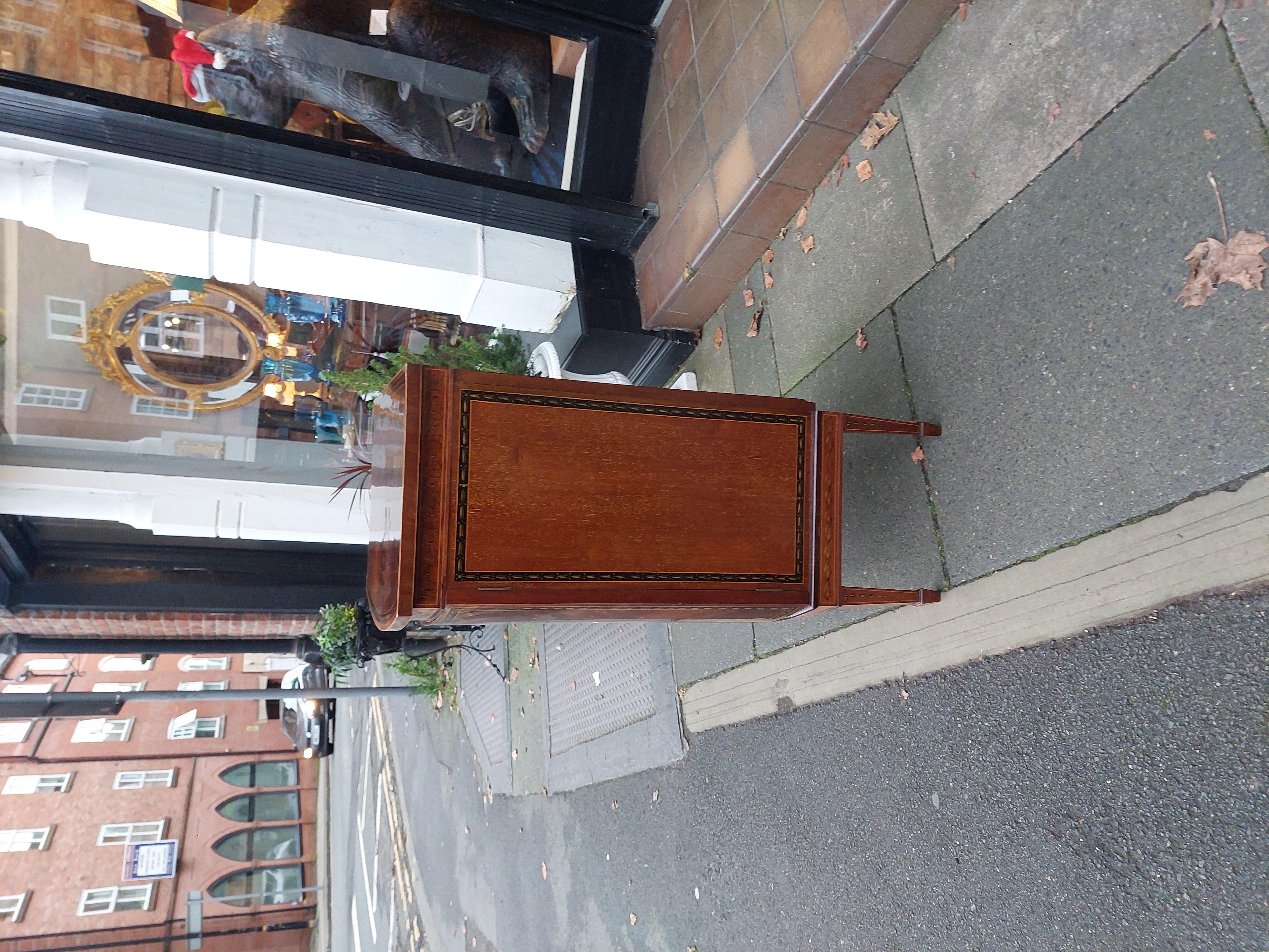 Mobile da musica in mogano di epoca edoardiana con fronte ad arco In condizioni buone in vendita a Altrincham, GB