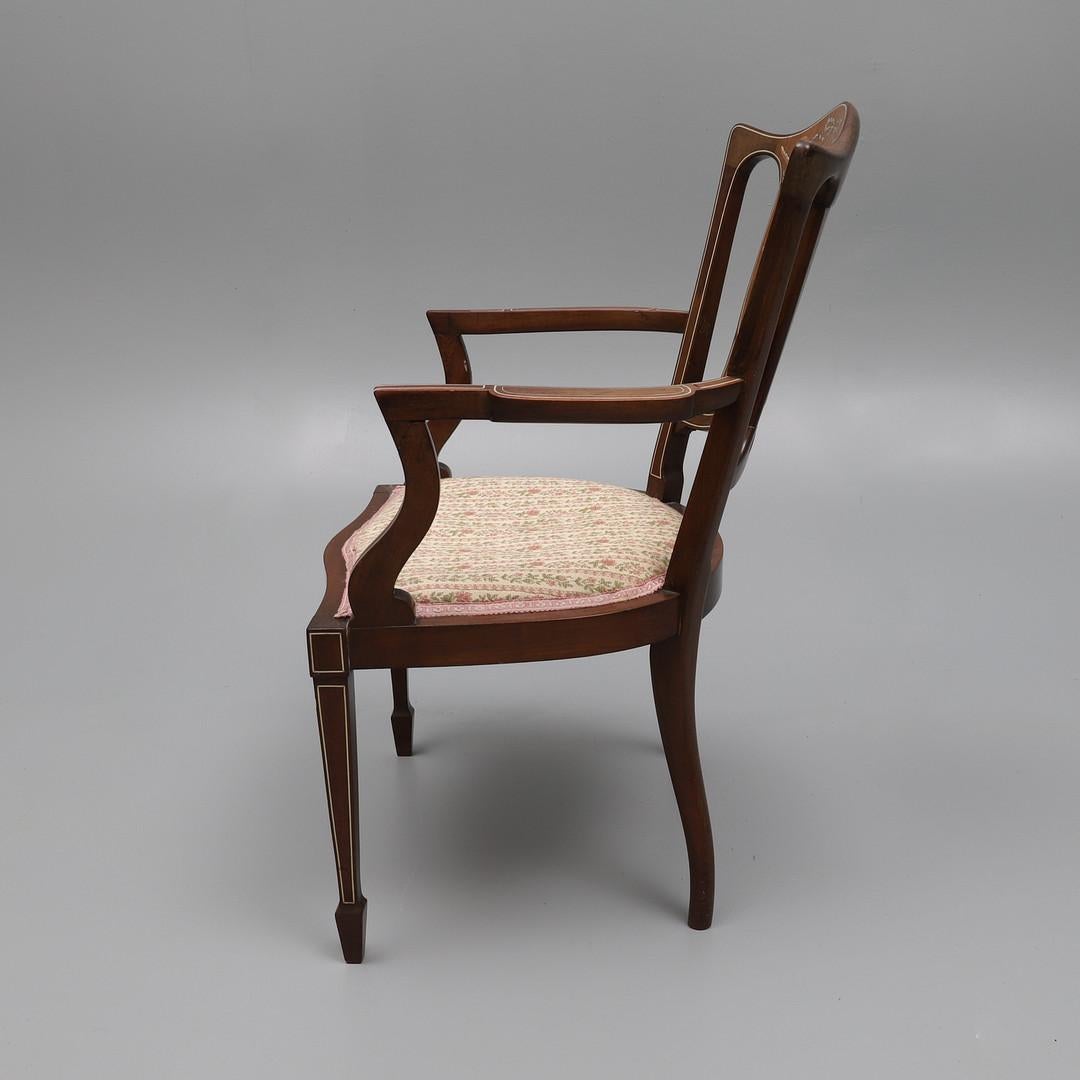 Edwardian Mahogany Boxwood Bone Inlaid and Strund Open Salon Armchair In Good Condition For Sale In Vienna, AT