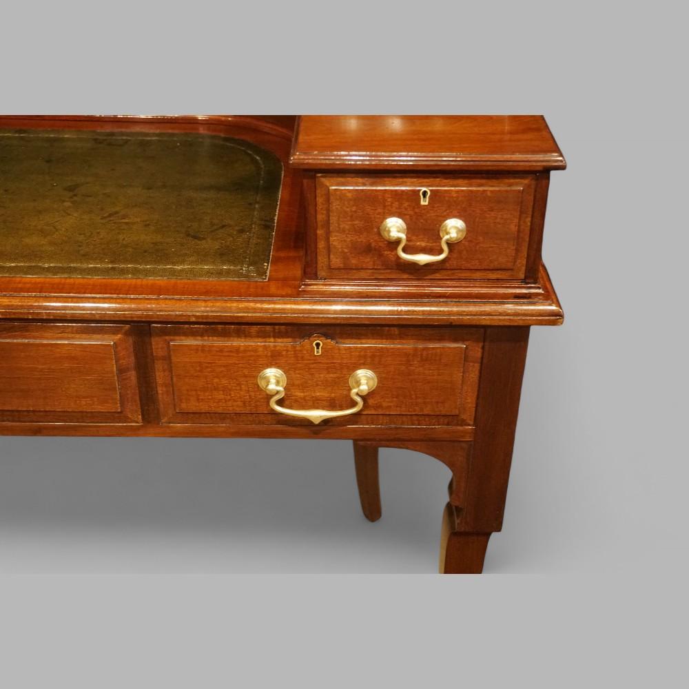 Early 20th Century Edwardian mahogany Carlton House desk For Sale