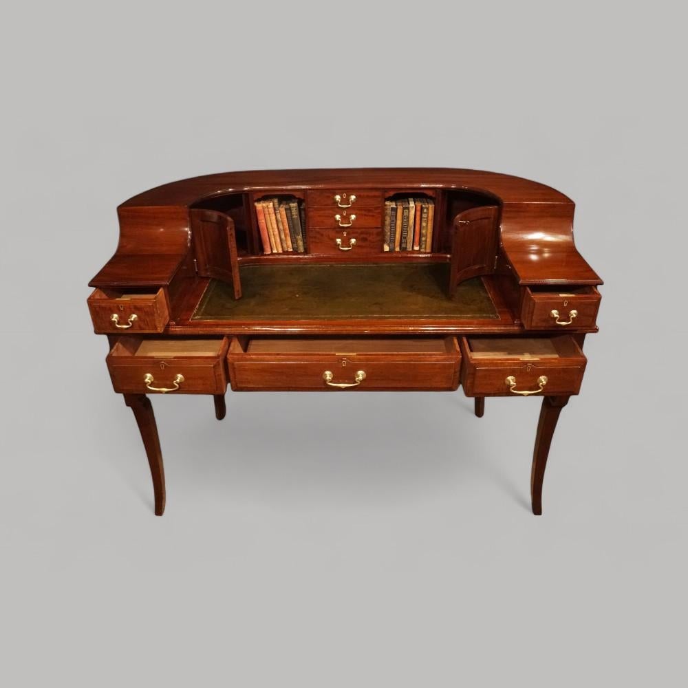 Mahogany Edwardian mahogany Carlton House desk For Sale