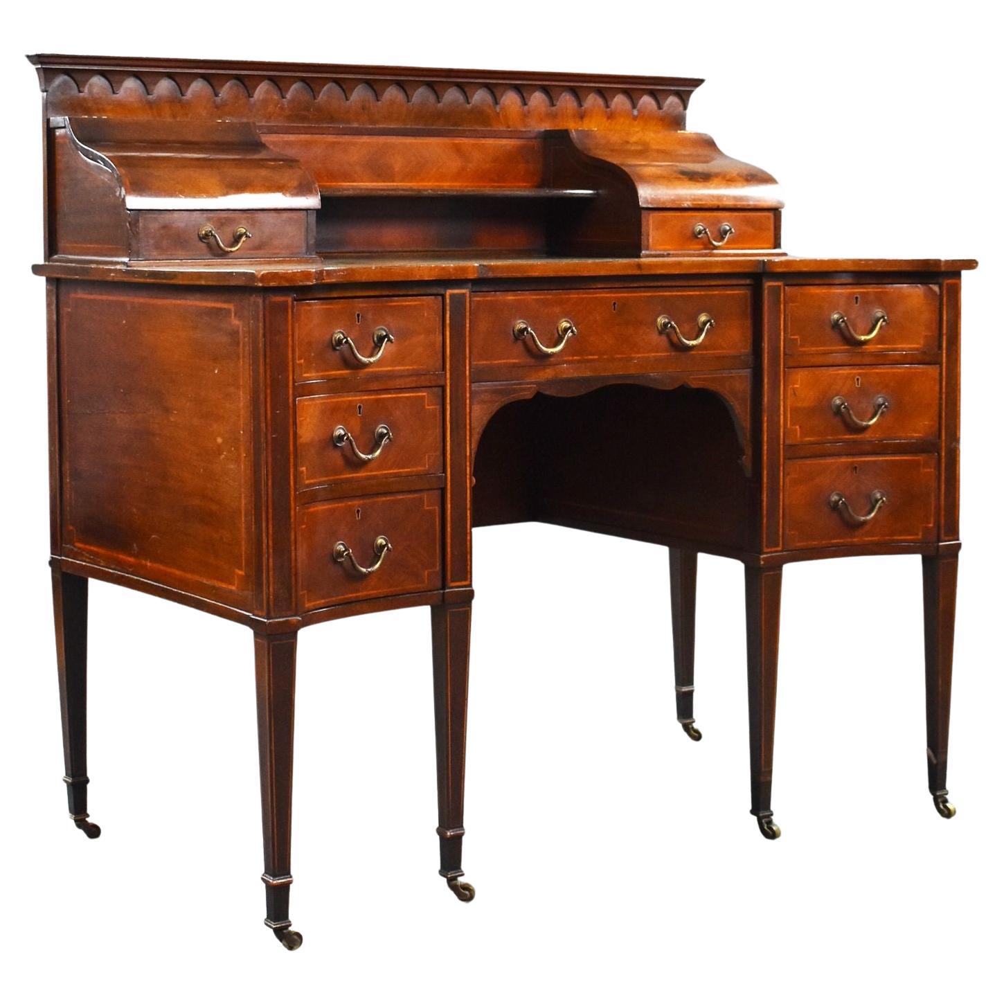 Escritorio eduardiano de caoba Carlton House
