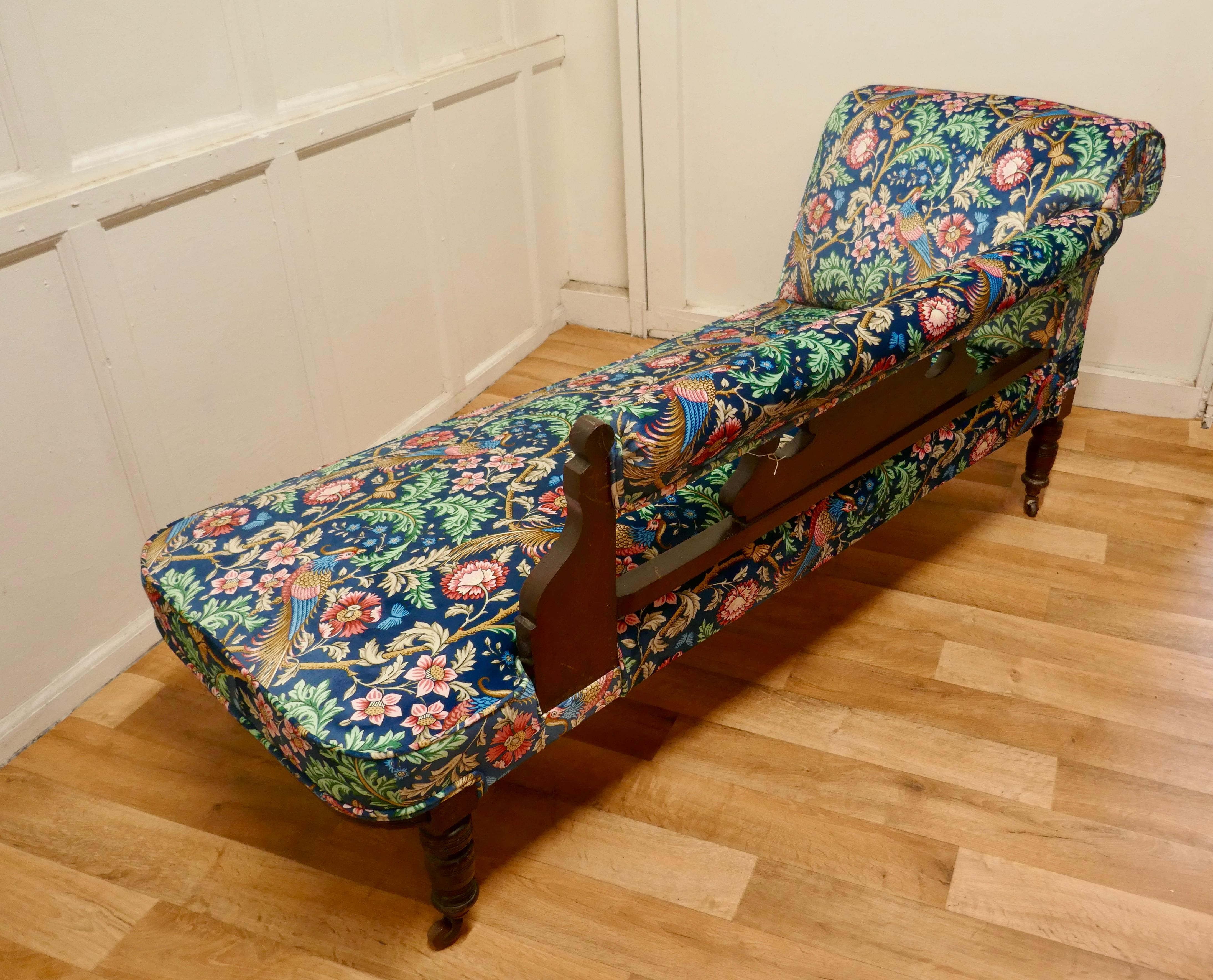 Chaise longue édouardienne en acajou, tissu William Morris 4