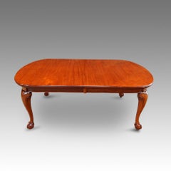 English Edwardian Mahogany Claw and Ball Extending Dining Table. 20th.century