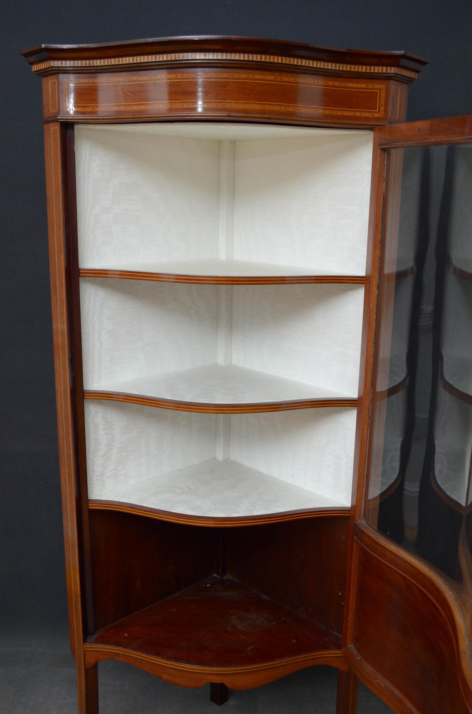 20th Century Edwardian Mahogany Corner Display Cabinet