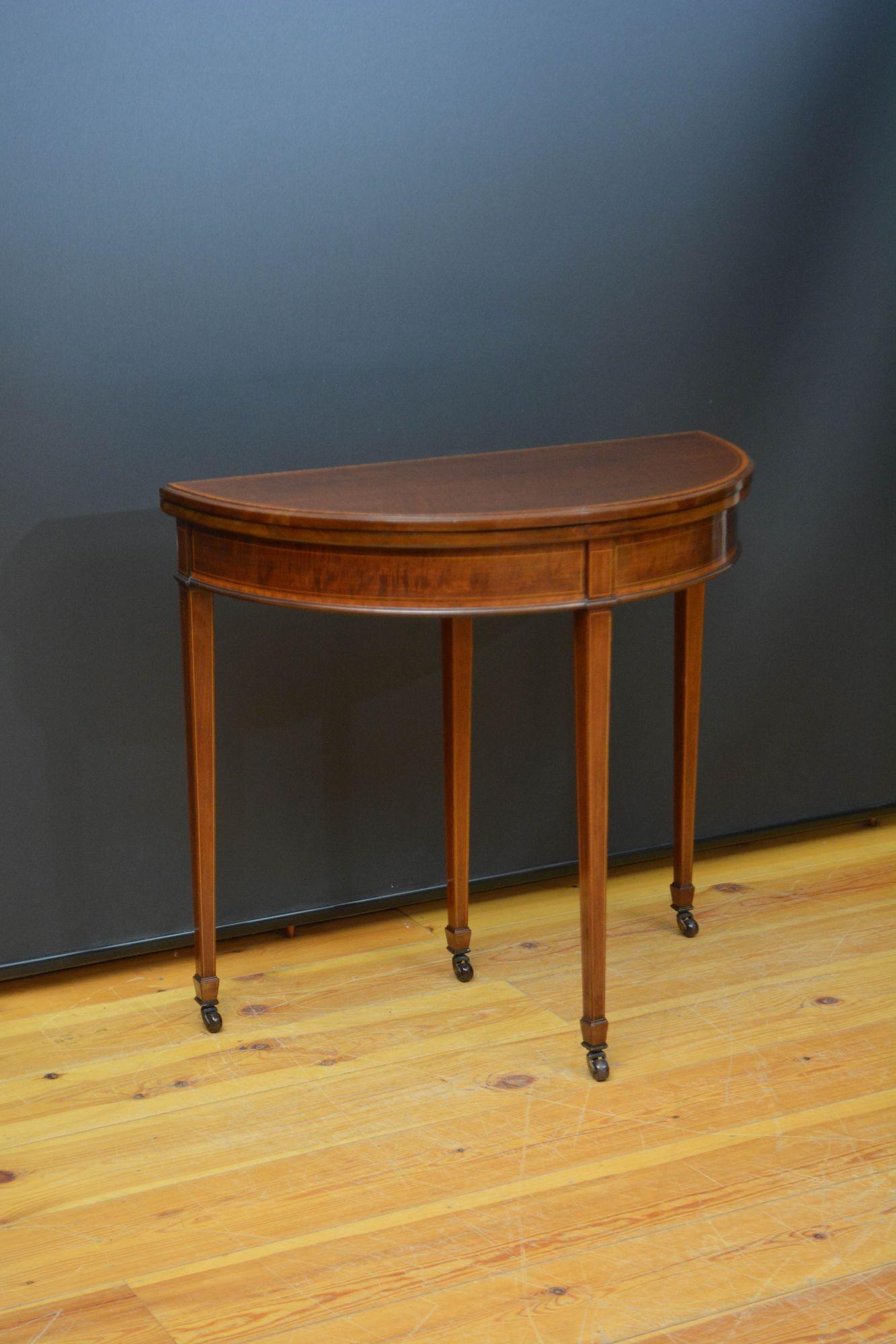 Edwardian Mahogany Demi Lune Hall Table / Card Table In Good Condition For Sale In Whaley Bridge, GB
