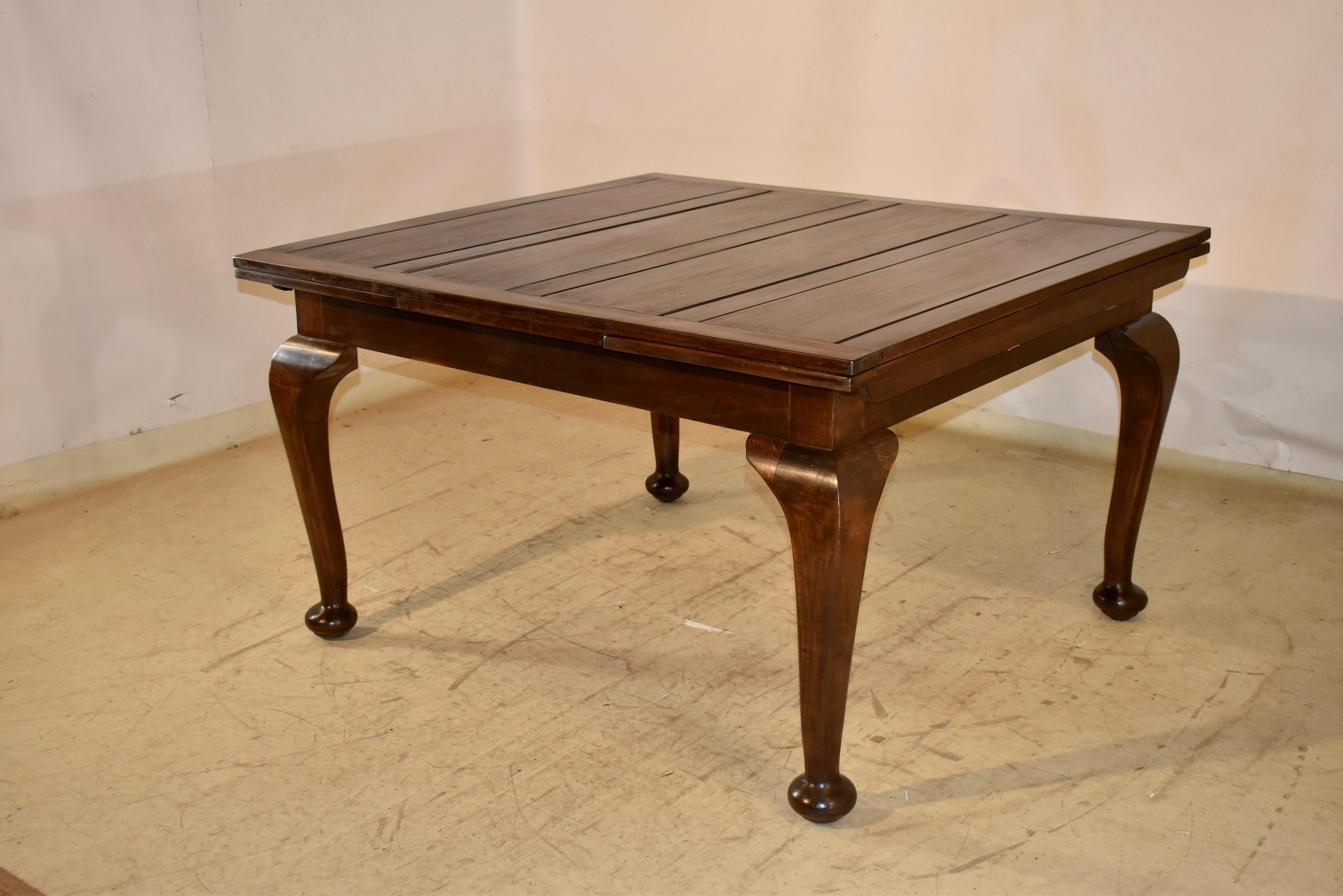 Edwardian Mahogany Draw Leaf Table, Circa 1900 In Good Condition For Sale In High Point, NC