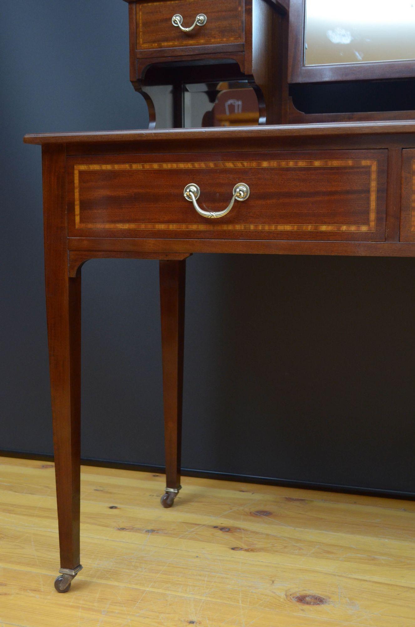 Table de coiffeuse édouardienne en acajou par Maple & Co en vente 8