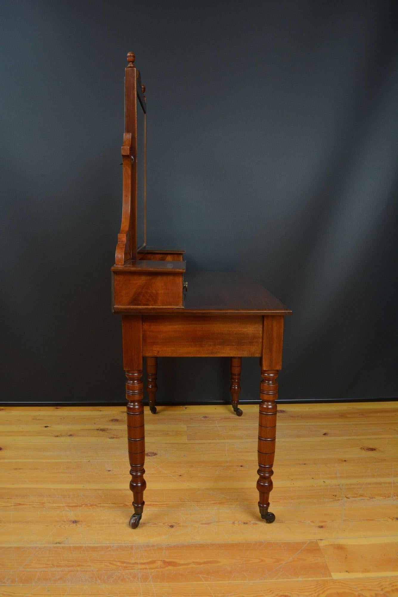 Edwardian Mahogany Dressing table For Sale 6