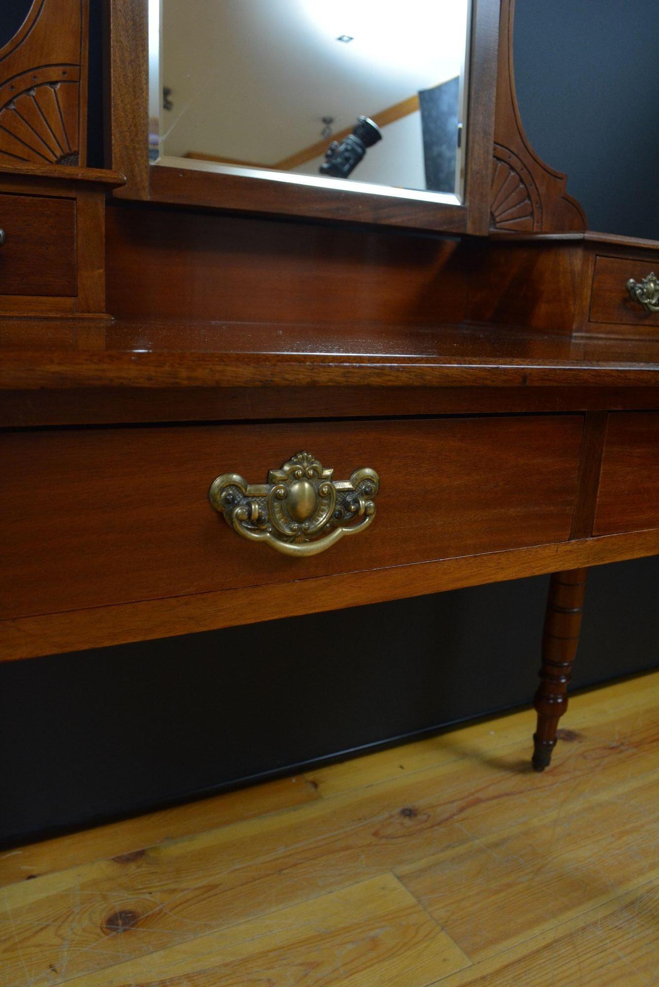 Edwardian Mahogany Dressing table For Sale 2