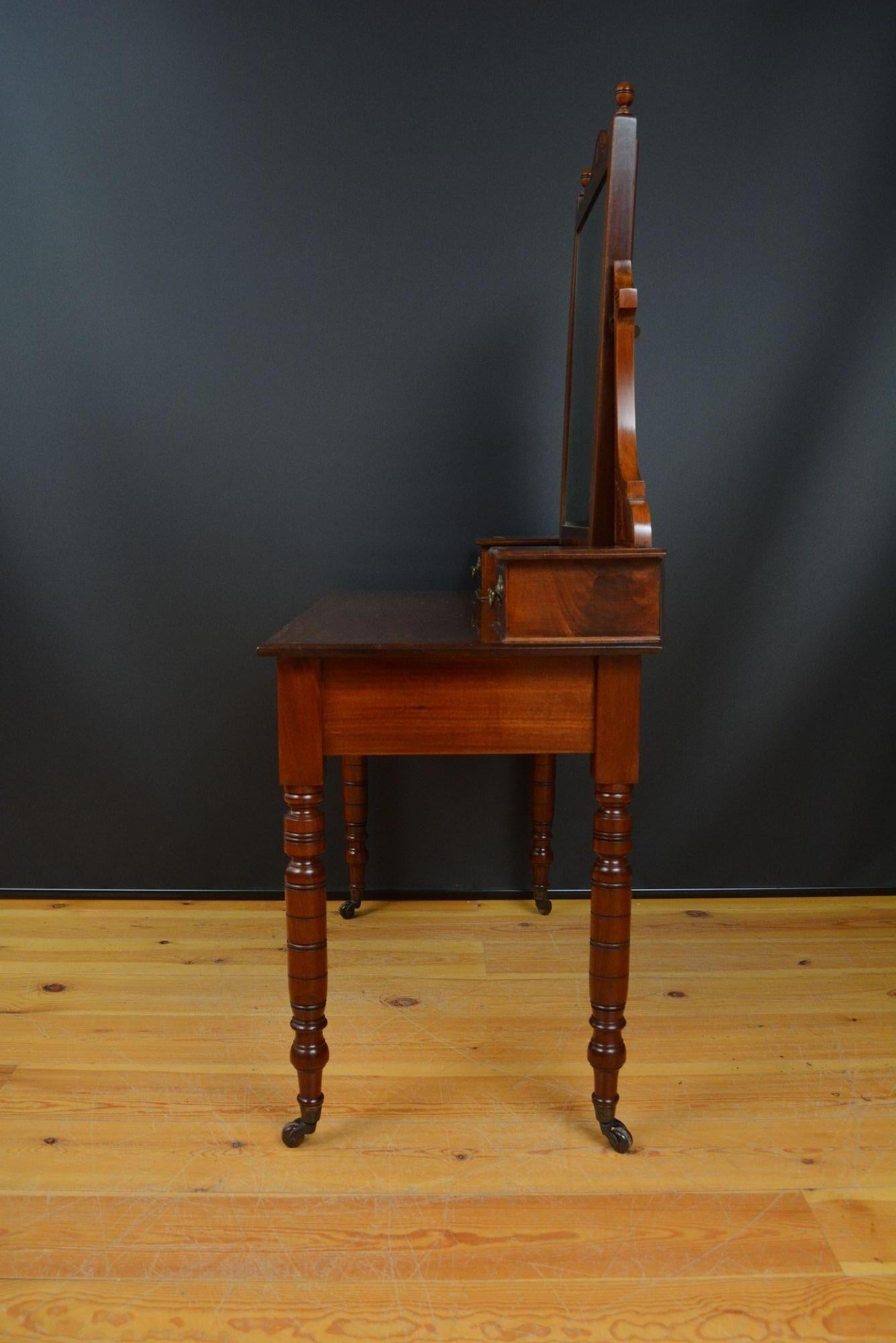 Edwardian Mahogany Dressing table For Sale 5