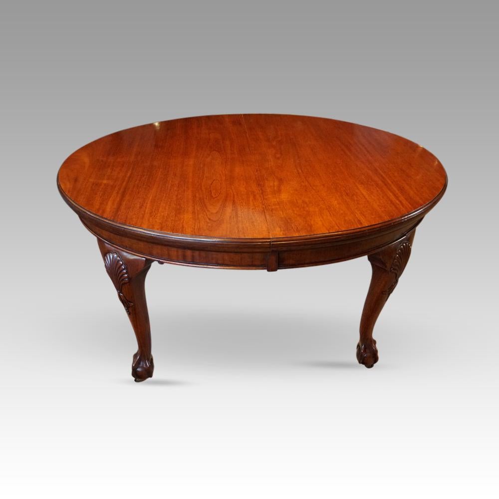 Queen Anne Edwardian mahogany extending dining table