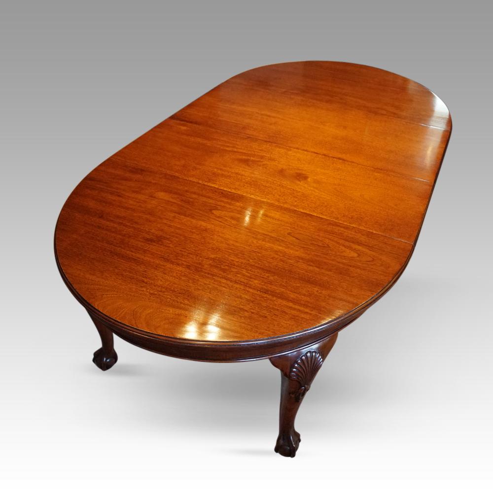 English Edwardian mahogany extending dining table
