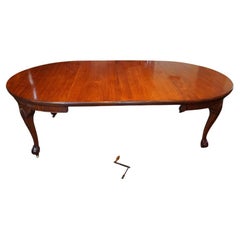 Antique Edwardian mahogany extending dining table